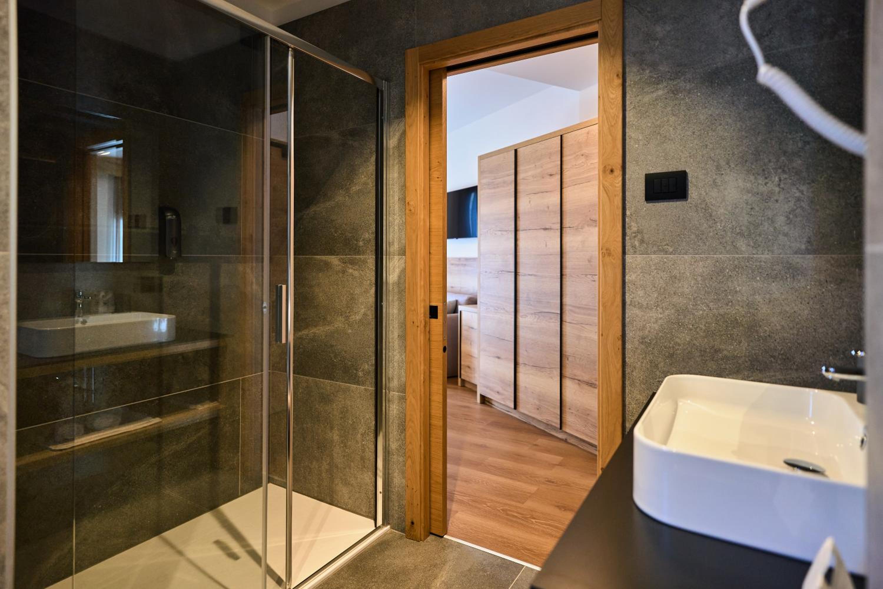 Deluxe Triple Room photo 2