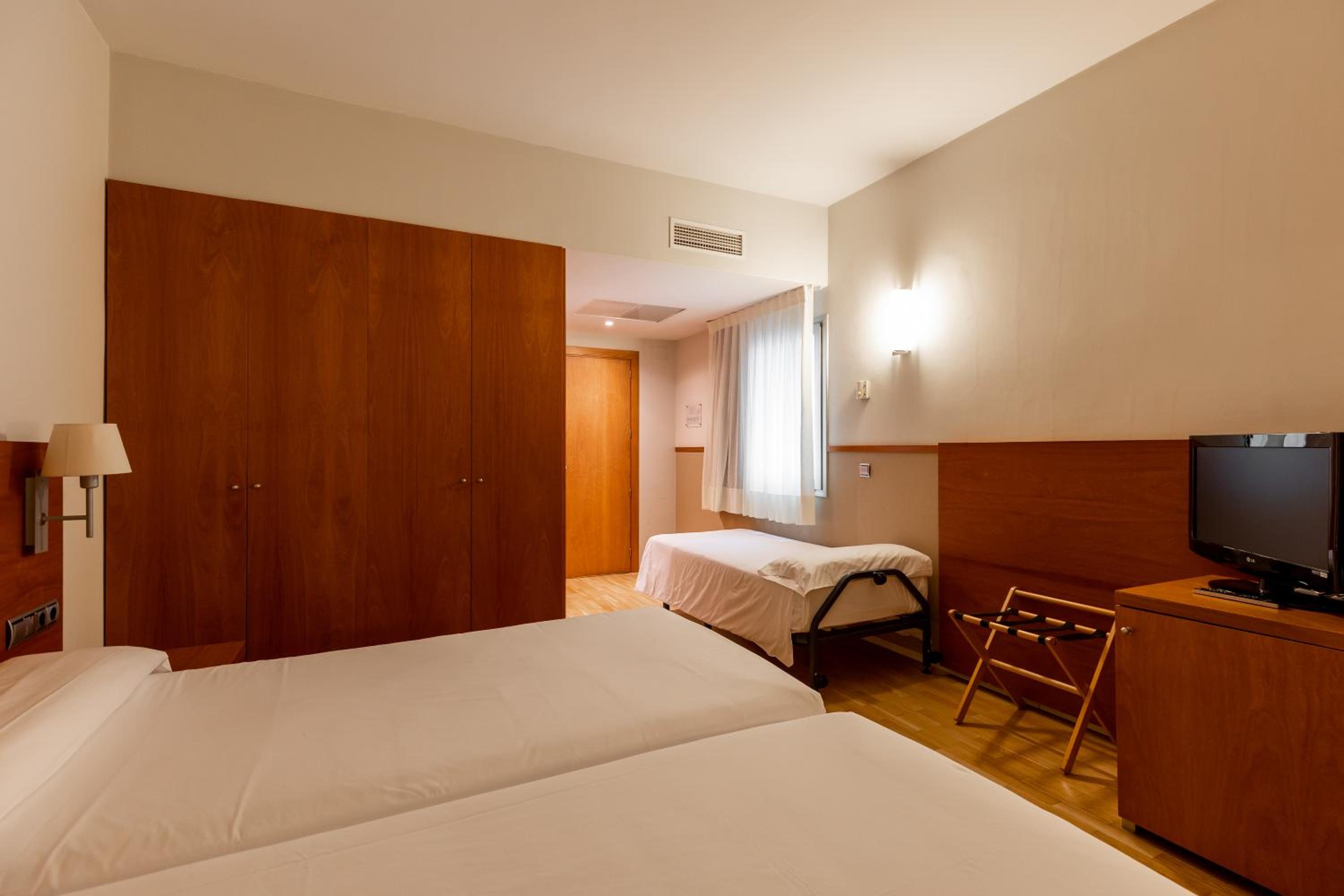 Double Room with Extra Bed photo 3