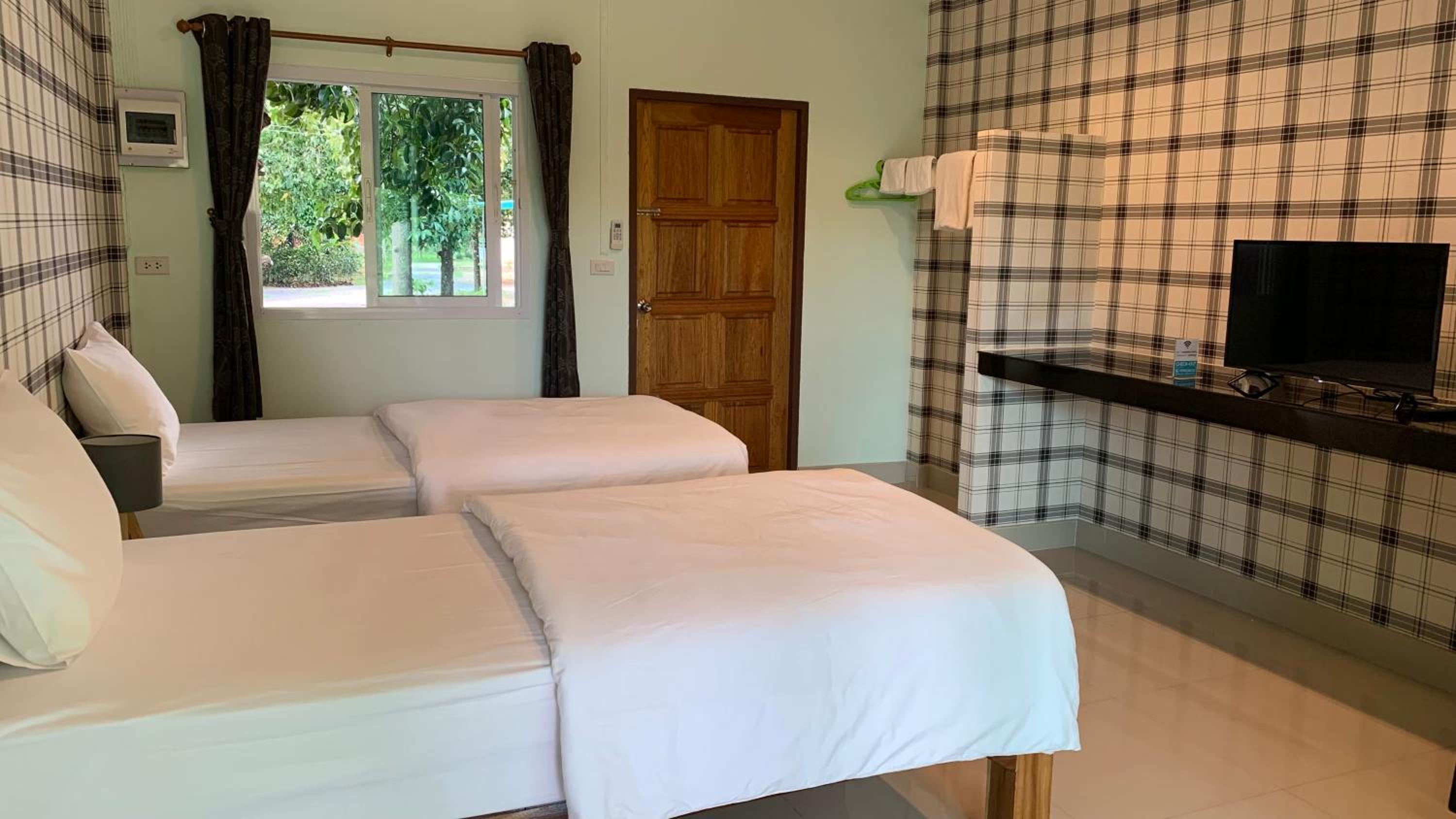 Standard Twin Room - Photo 3