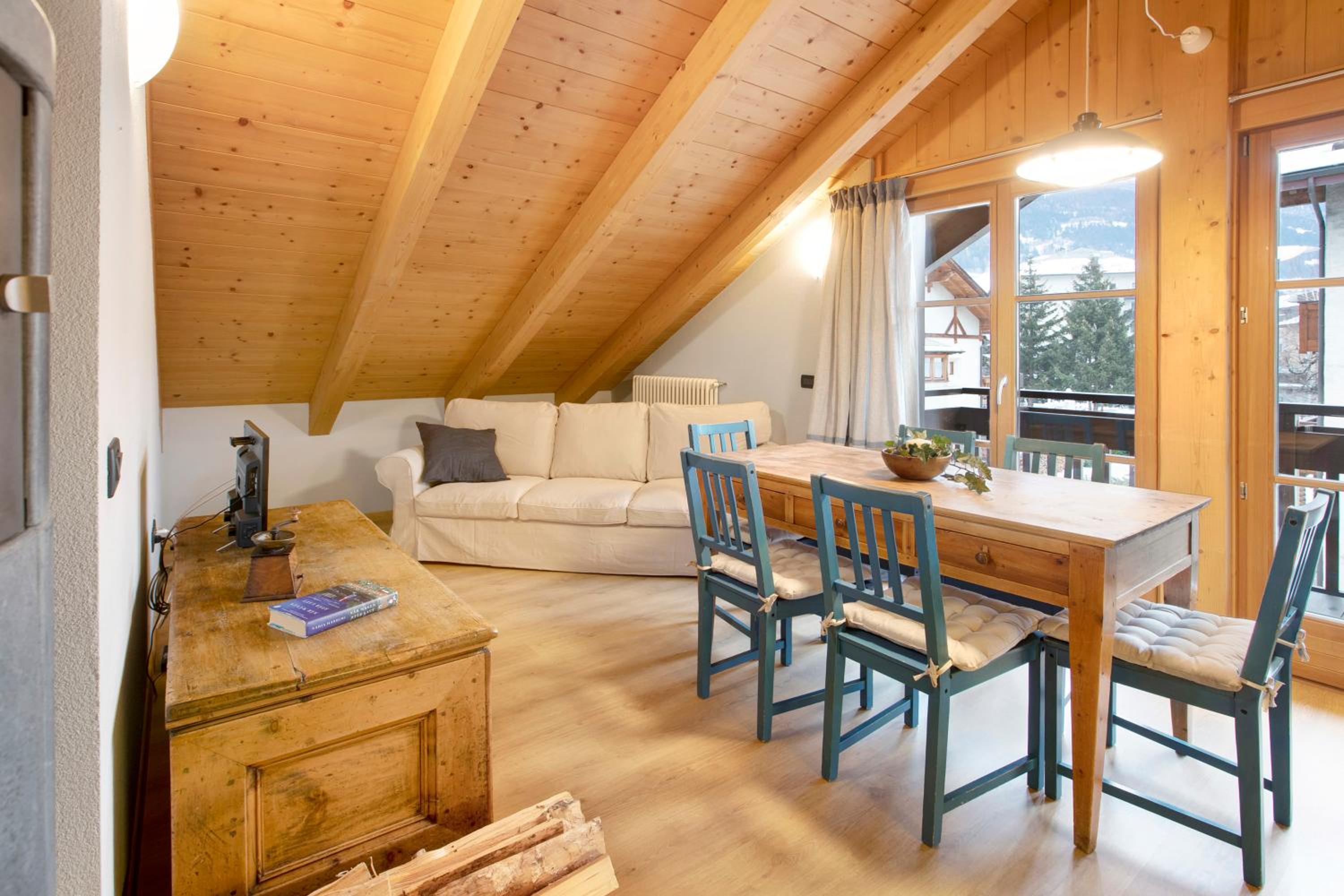 Two-Bedroom Deluxe Apartment with Garden View photo 1