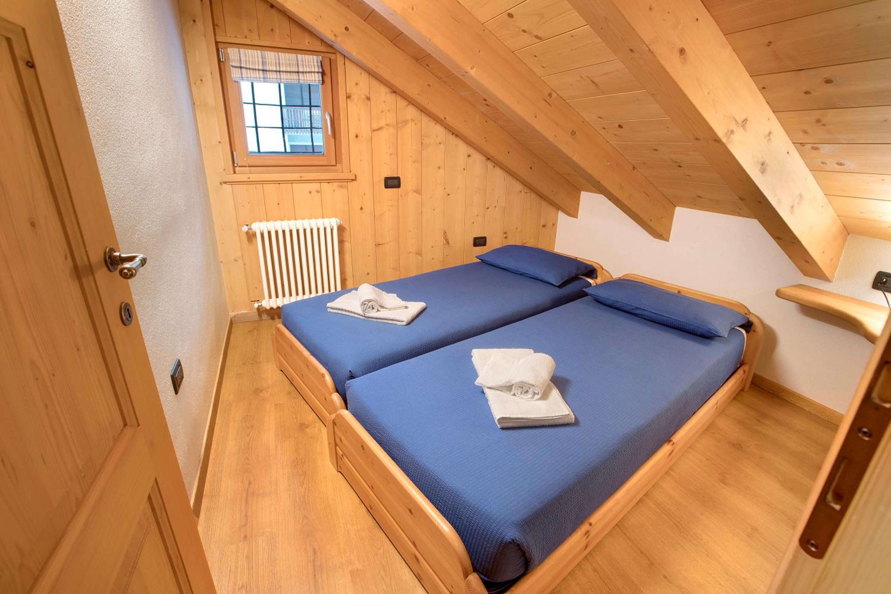 Two-Bedroom Deluxe Apartment with Garden View photo 2