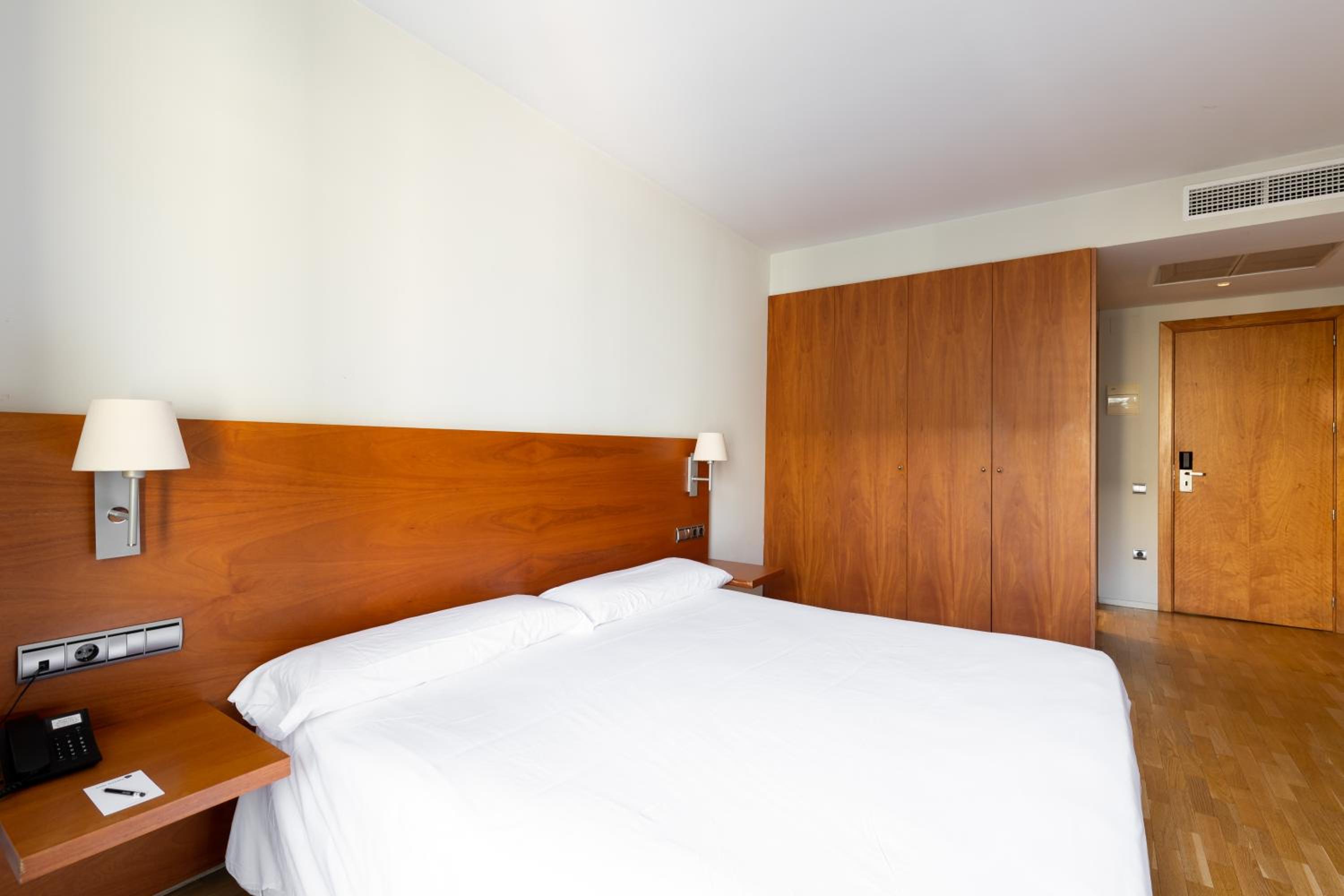 Double or Twin Room (1-2 Adults) photo 2