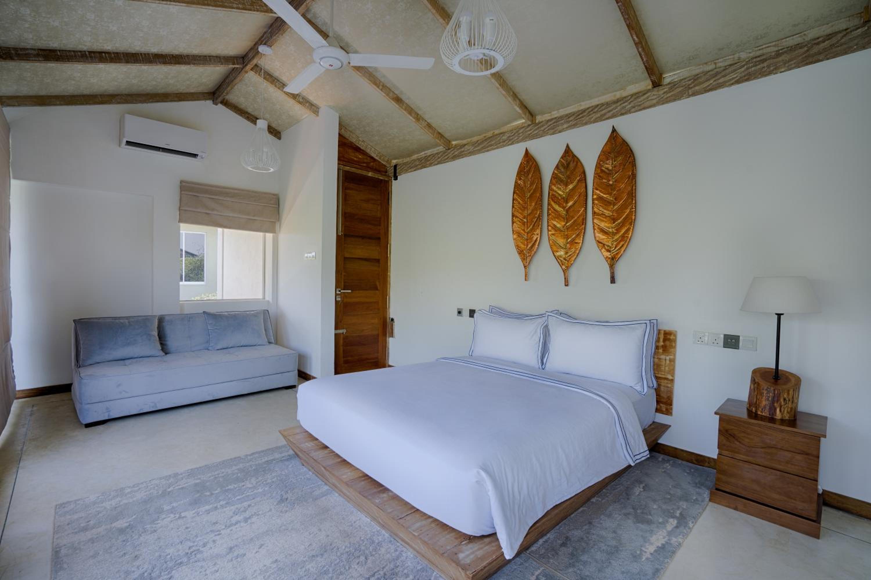 Executive Villa with Rooftop Jacuzzi and Pool - Photo 47