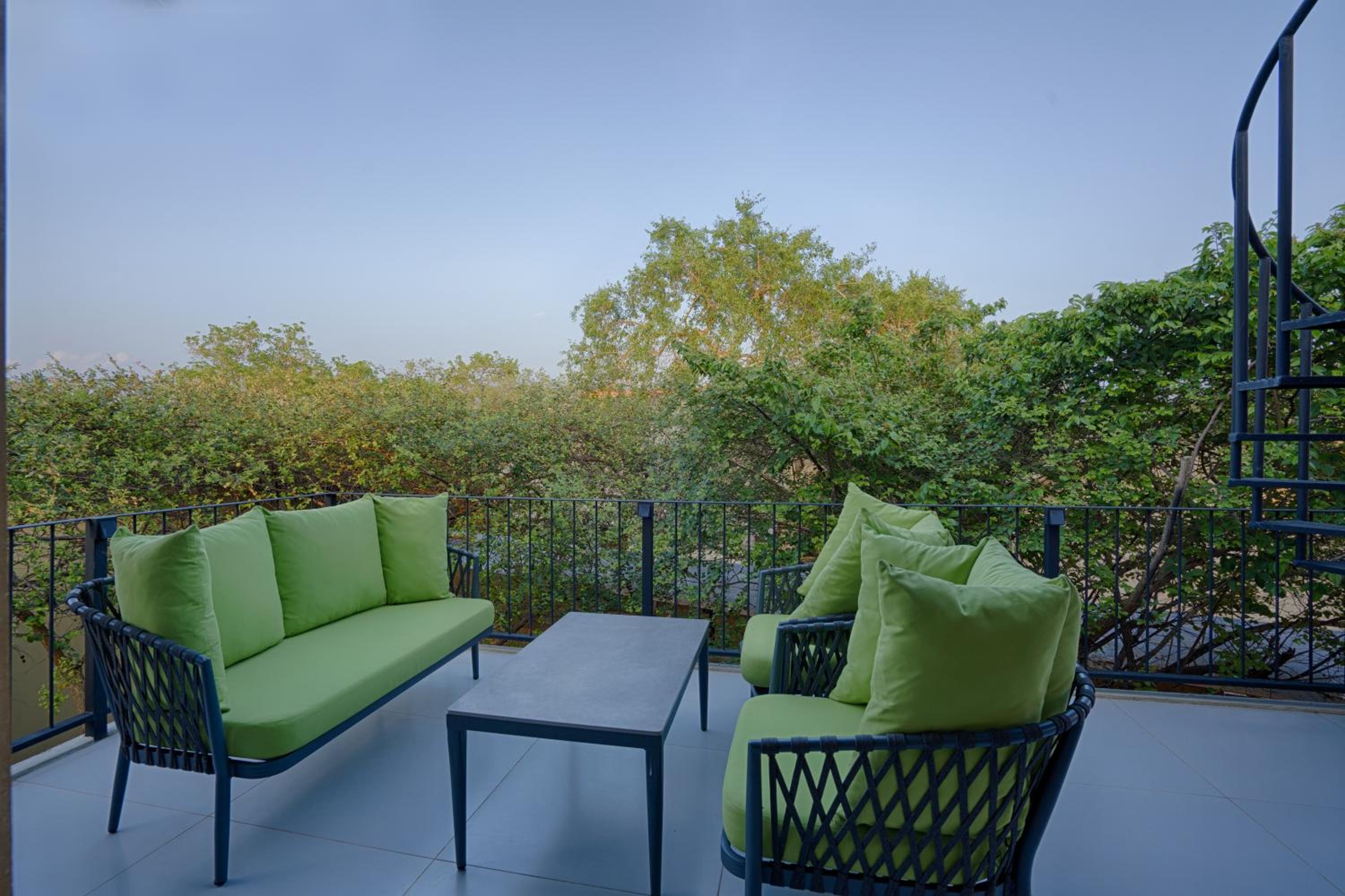 Executive Villa with Rooftop Jacuzzi and Pool - Photo 16