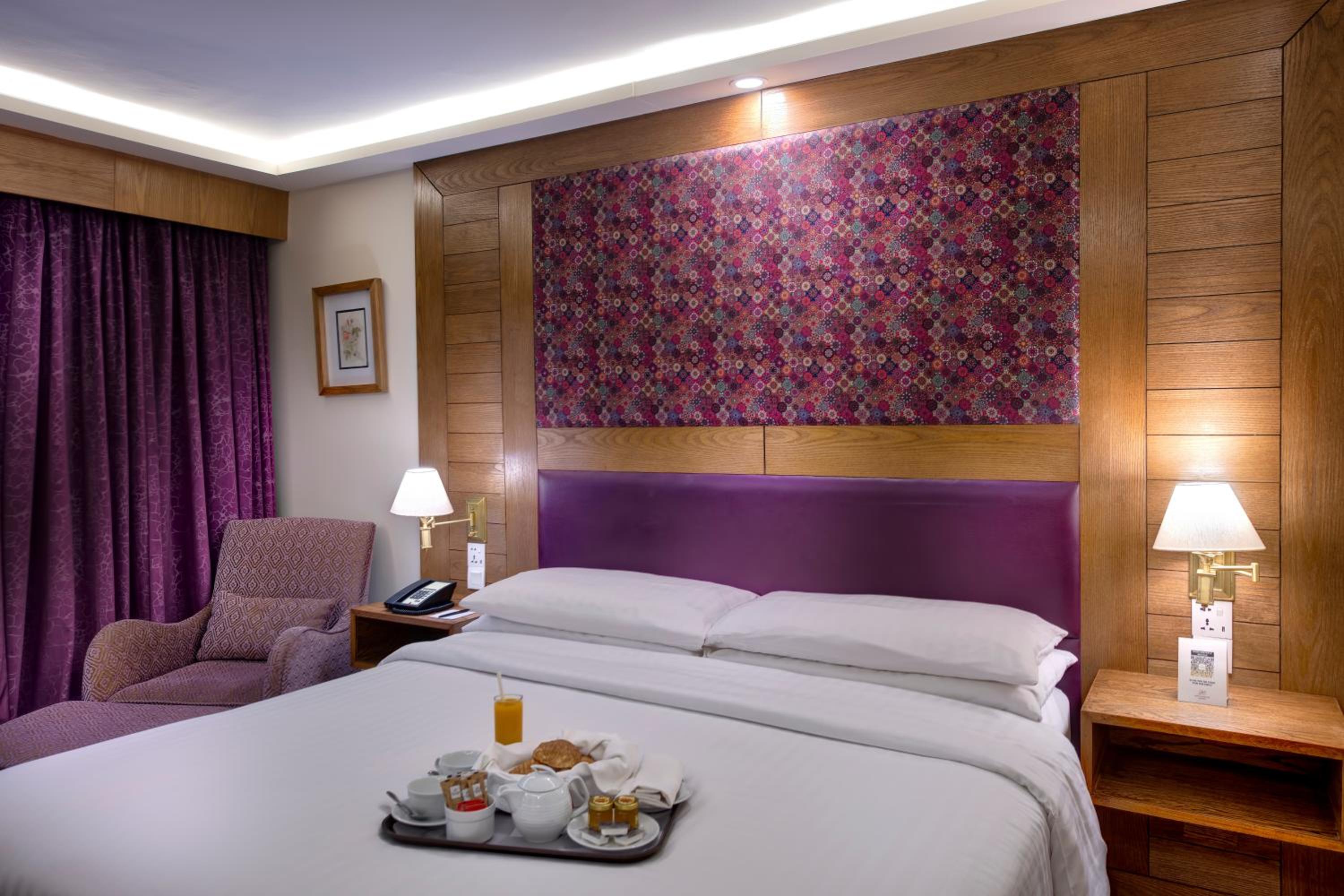 Deluxe Queen Room