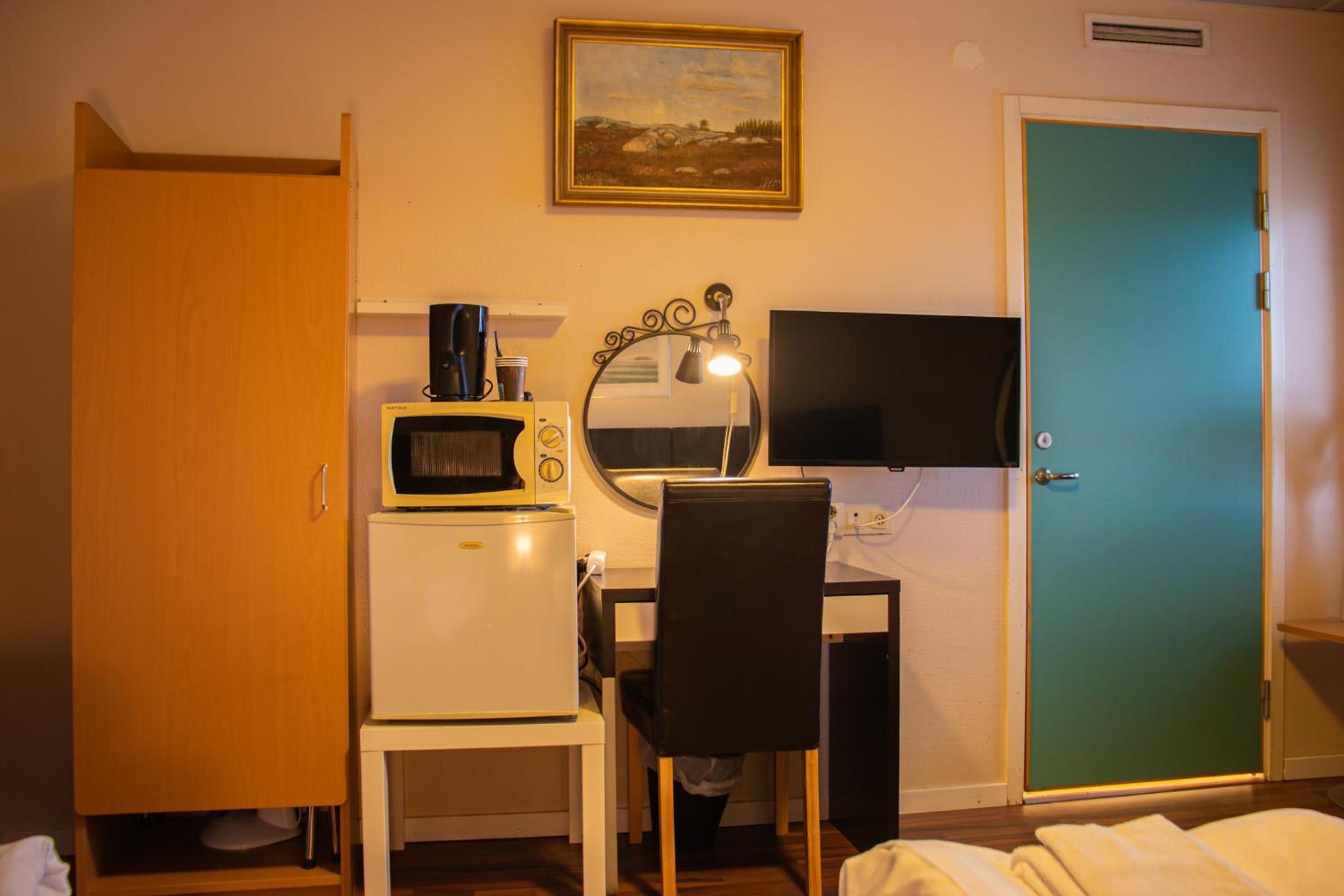 Standard Double Room - Photo 17