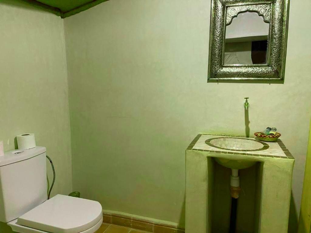 Deluxe Double Room (2 Adults + 1 Child) photo 2