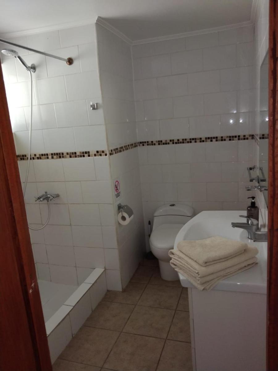 Twin Room with Private Bathroom photo 1