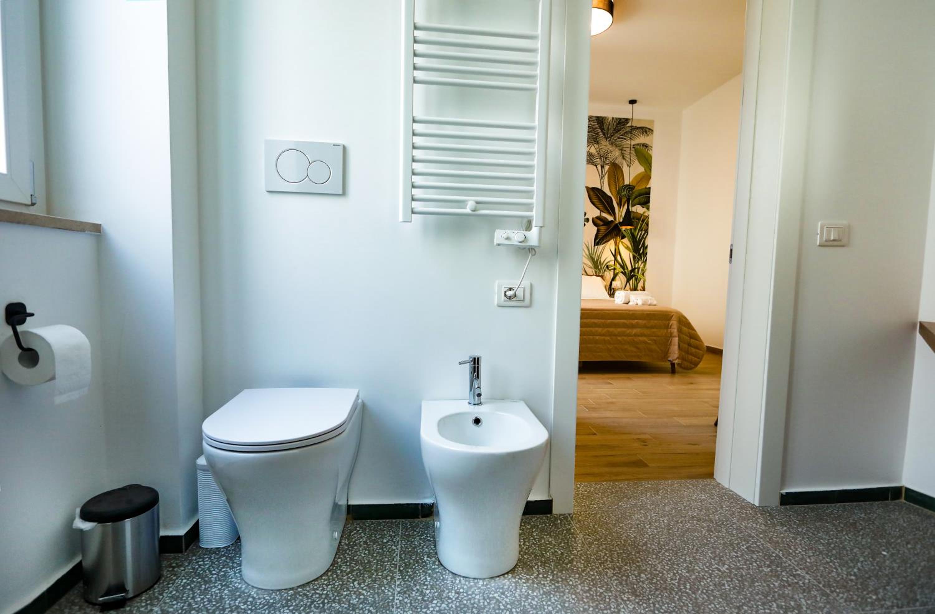 Double Room with Private Bathroom - Photo 4