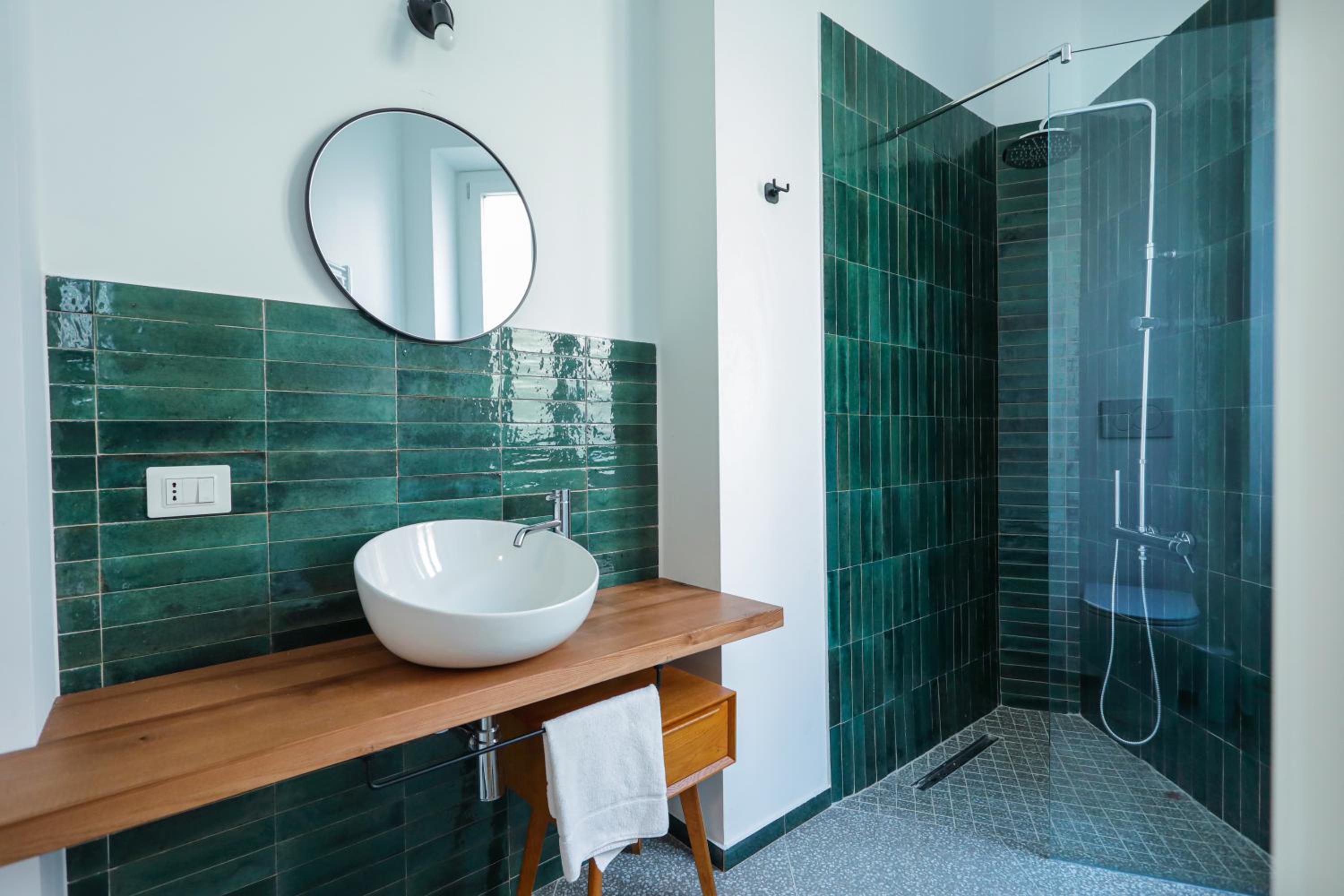 Double Room with Private Bathroom - Photo 10