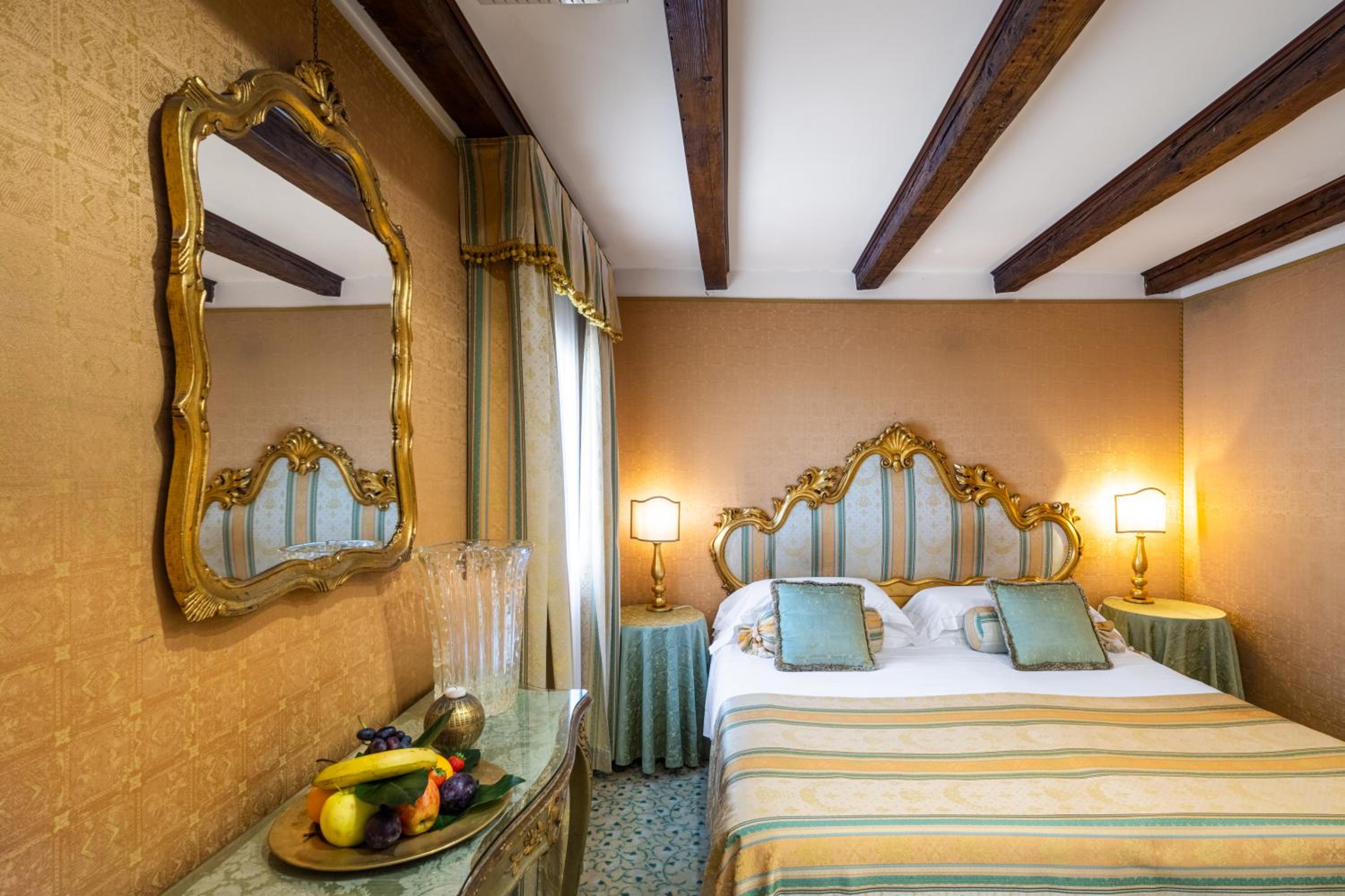 Suite with Terrace and San Marco View