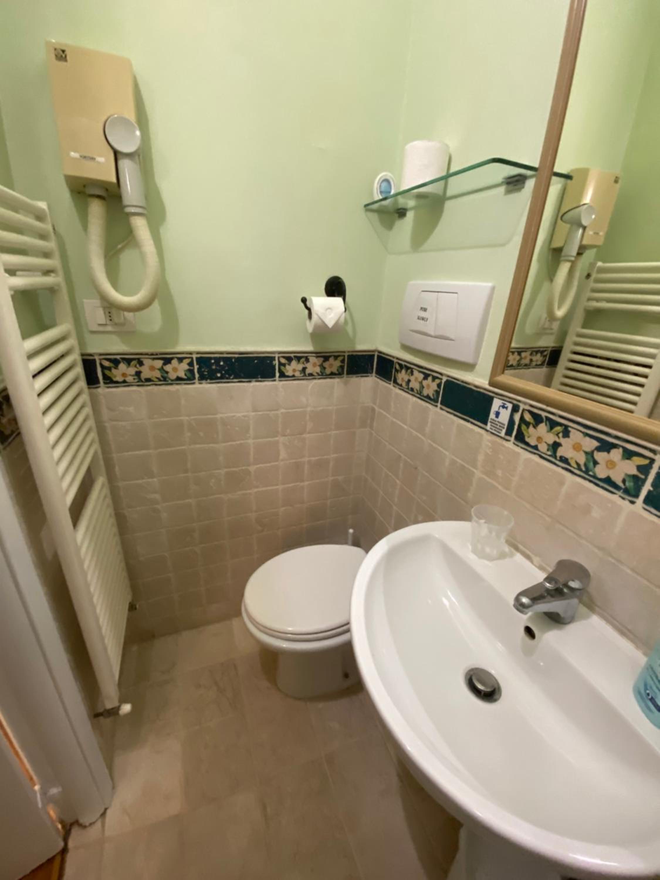 Single Room with French Bed photo 3