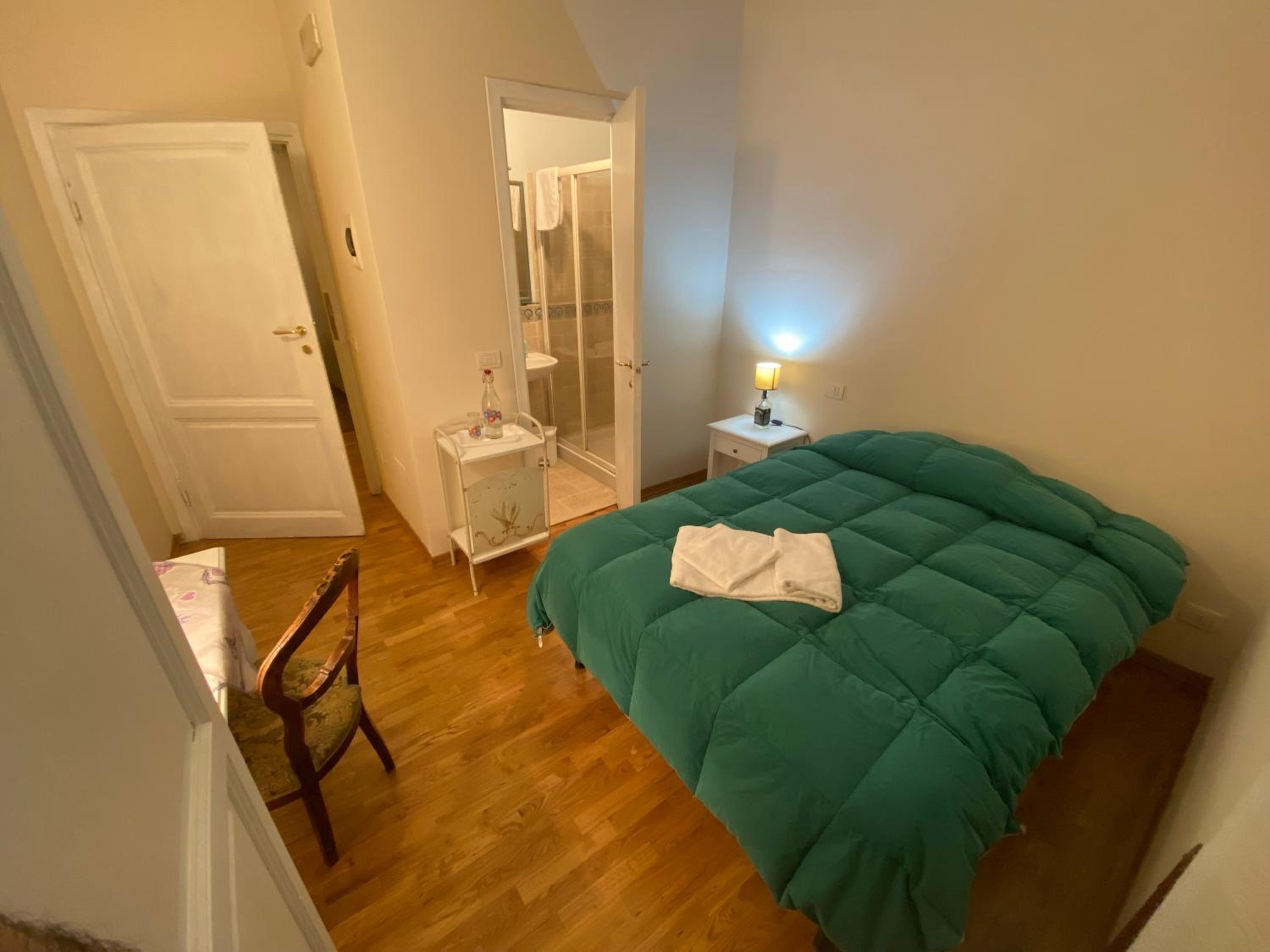 Single Room with French Bed photo 2