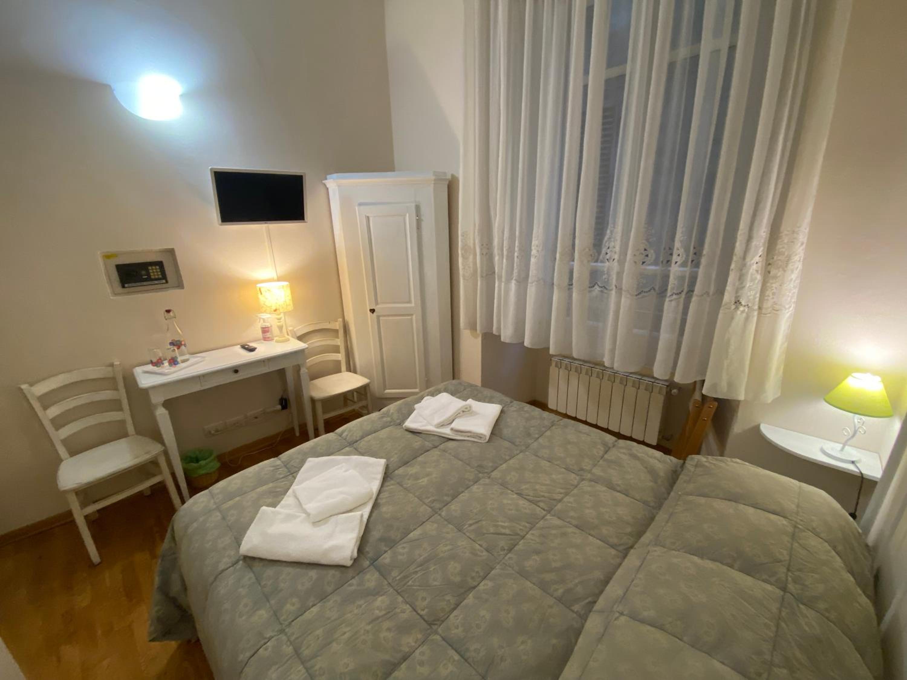 Economy Double Room photo 1