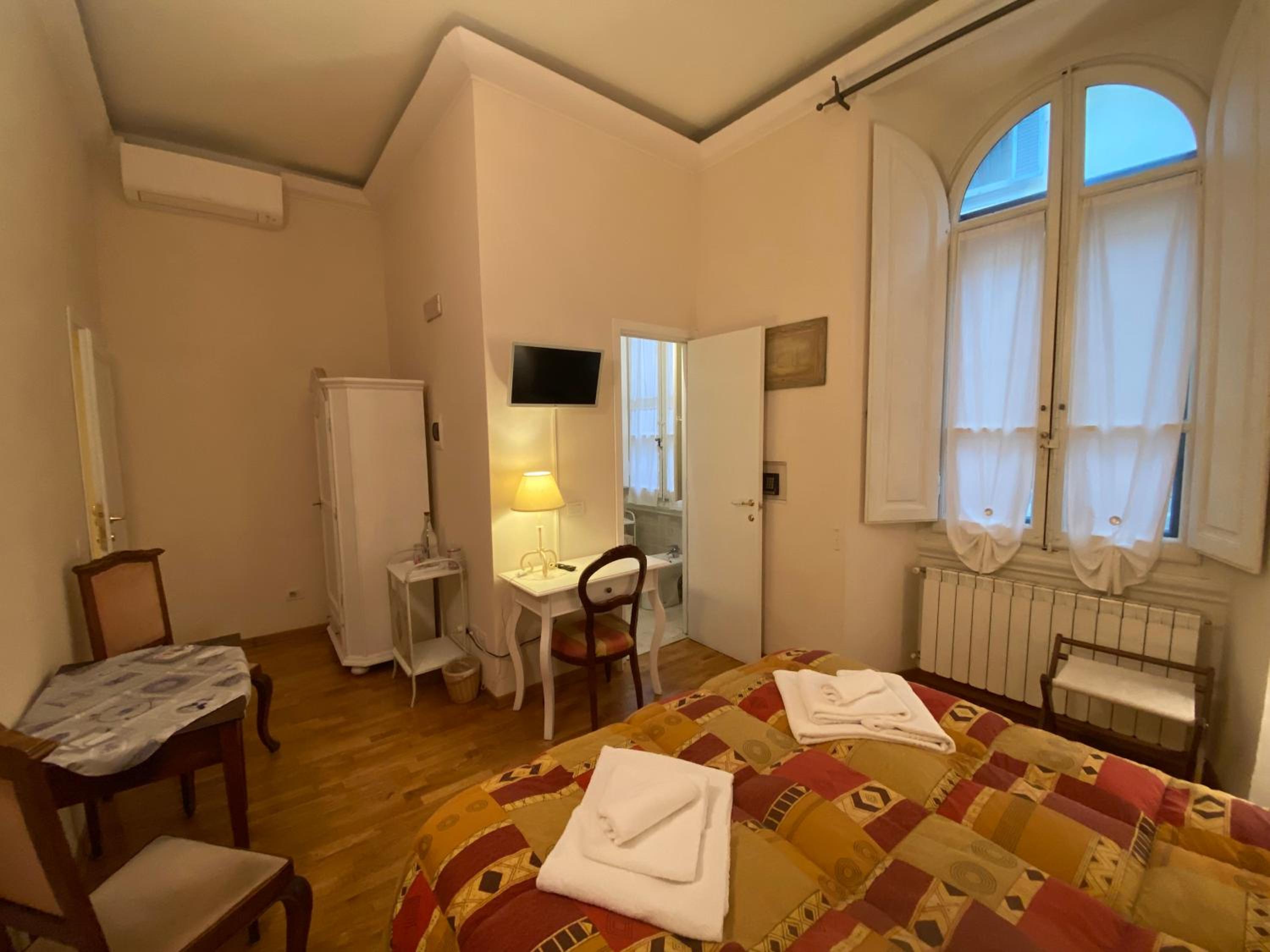 Double or Twin Room photo 3
