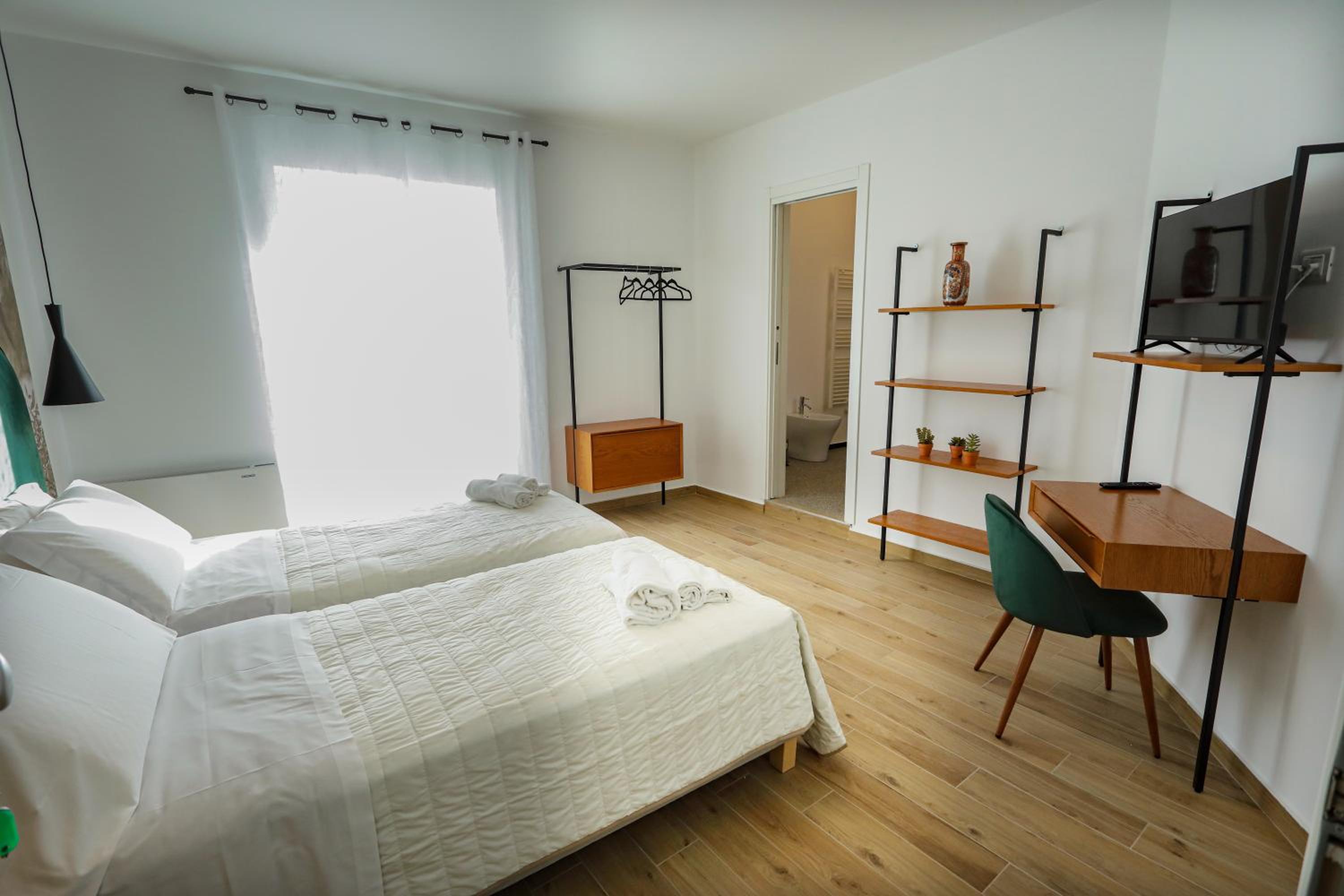 Double or Twin Room - Photo 9