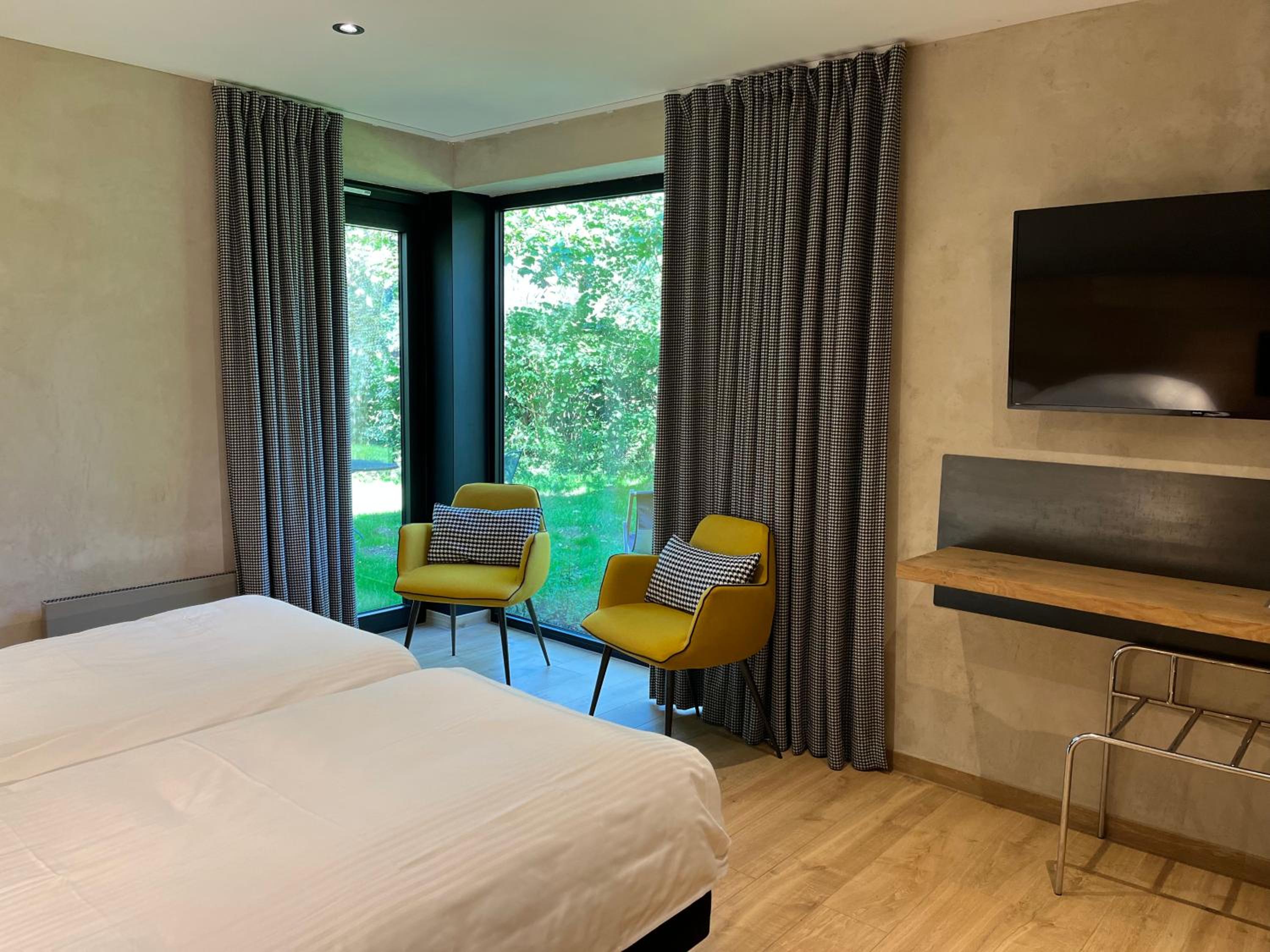 Deluxe Double Room With Shower photo 3
