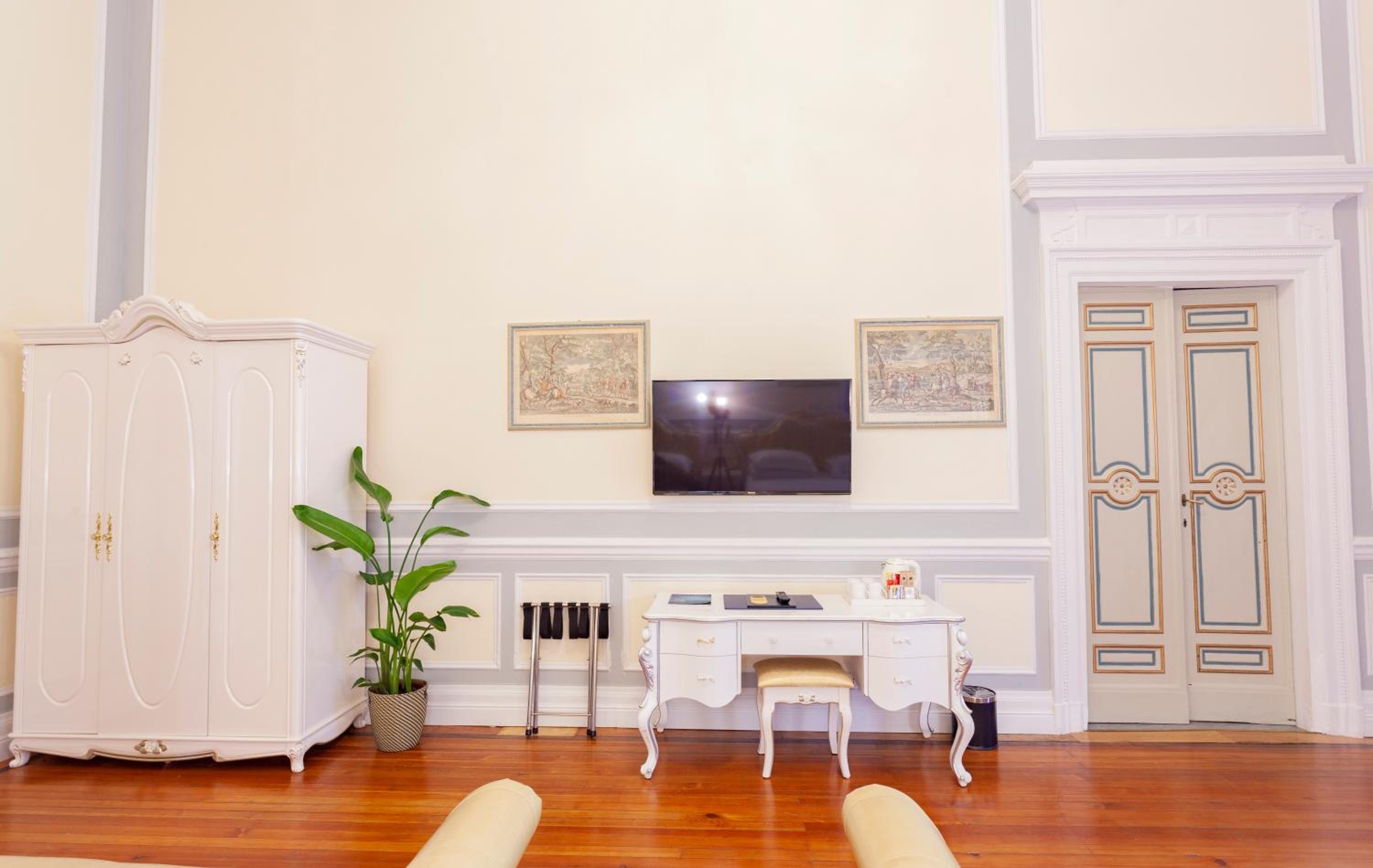 Junior Suite with Garden View photo 2