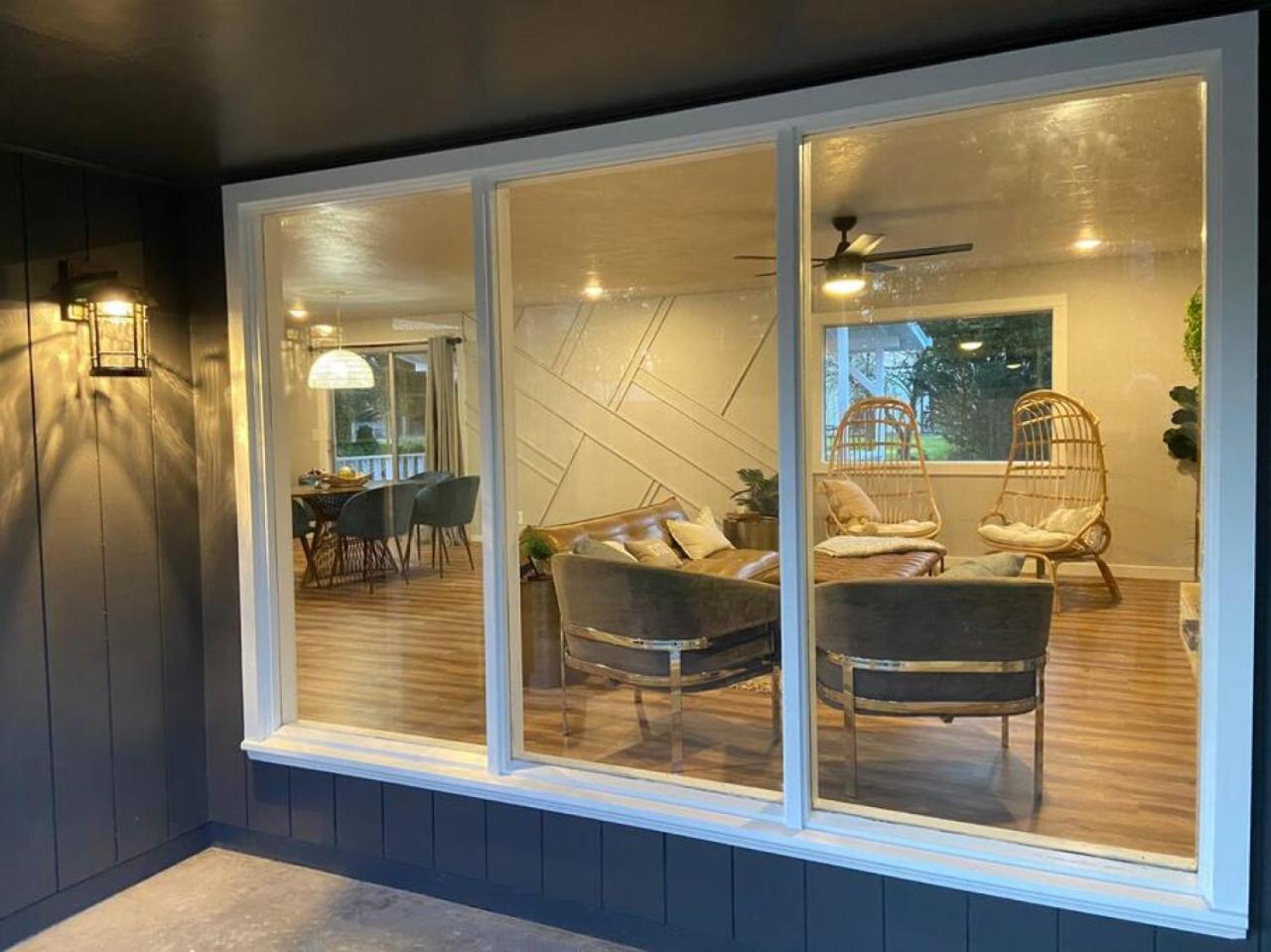 Three-Bedroom House photo 2