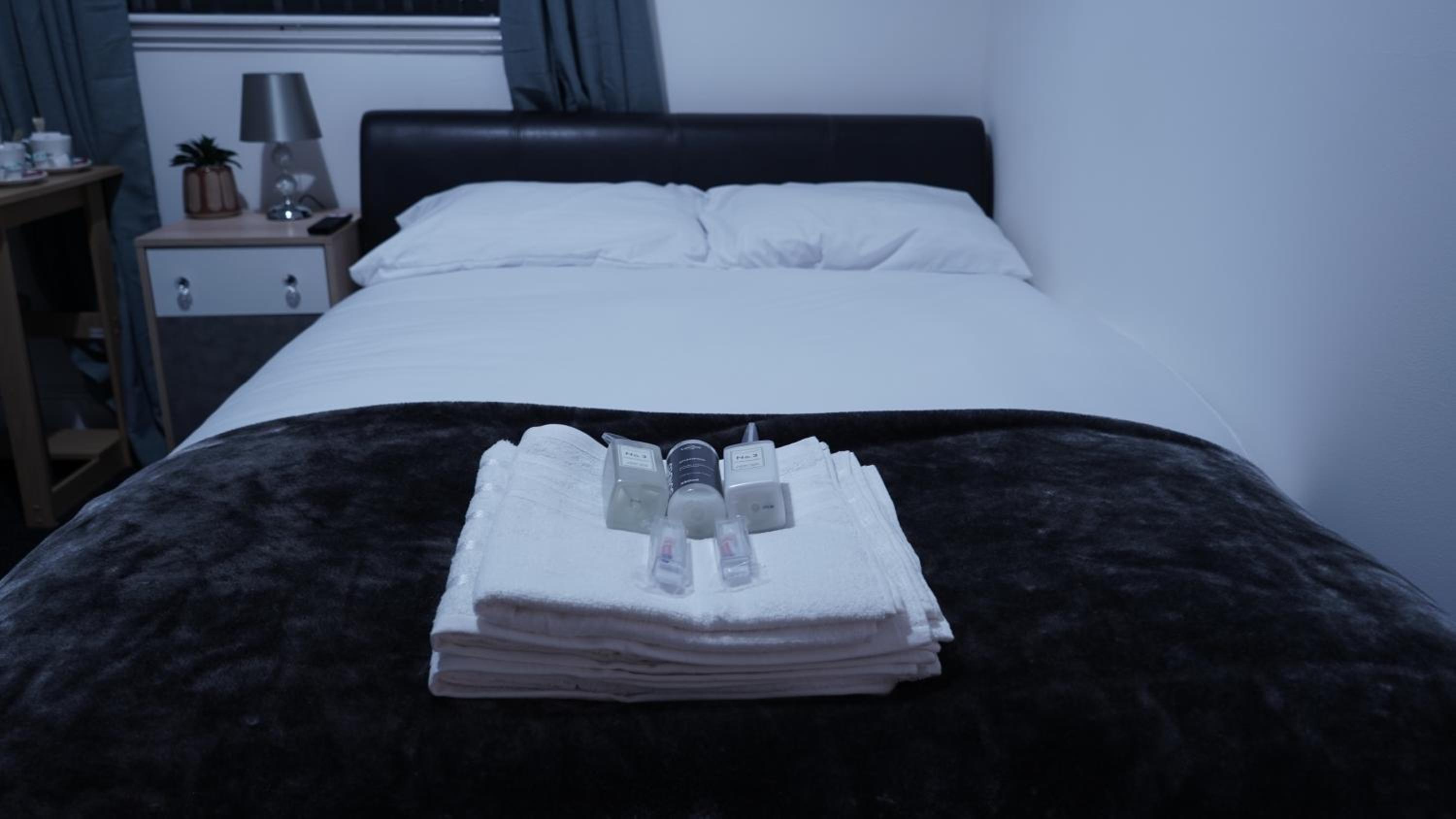 Double Room with Private Bathroom photo 1