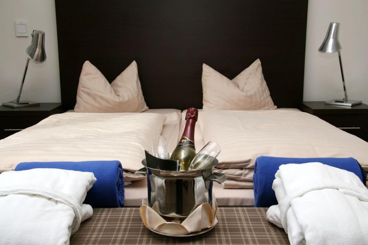 Two-Bedroom Apartment with Lake View photo 3