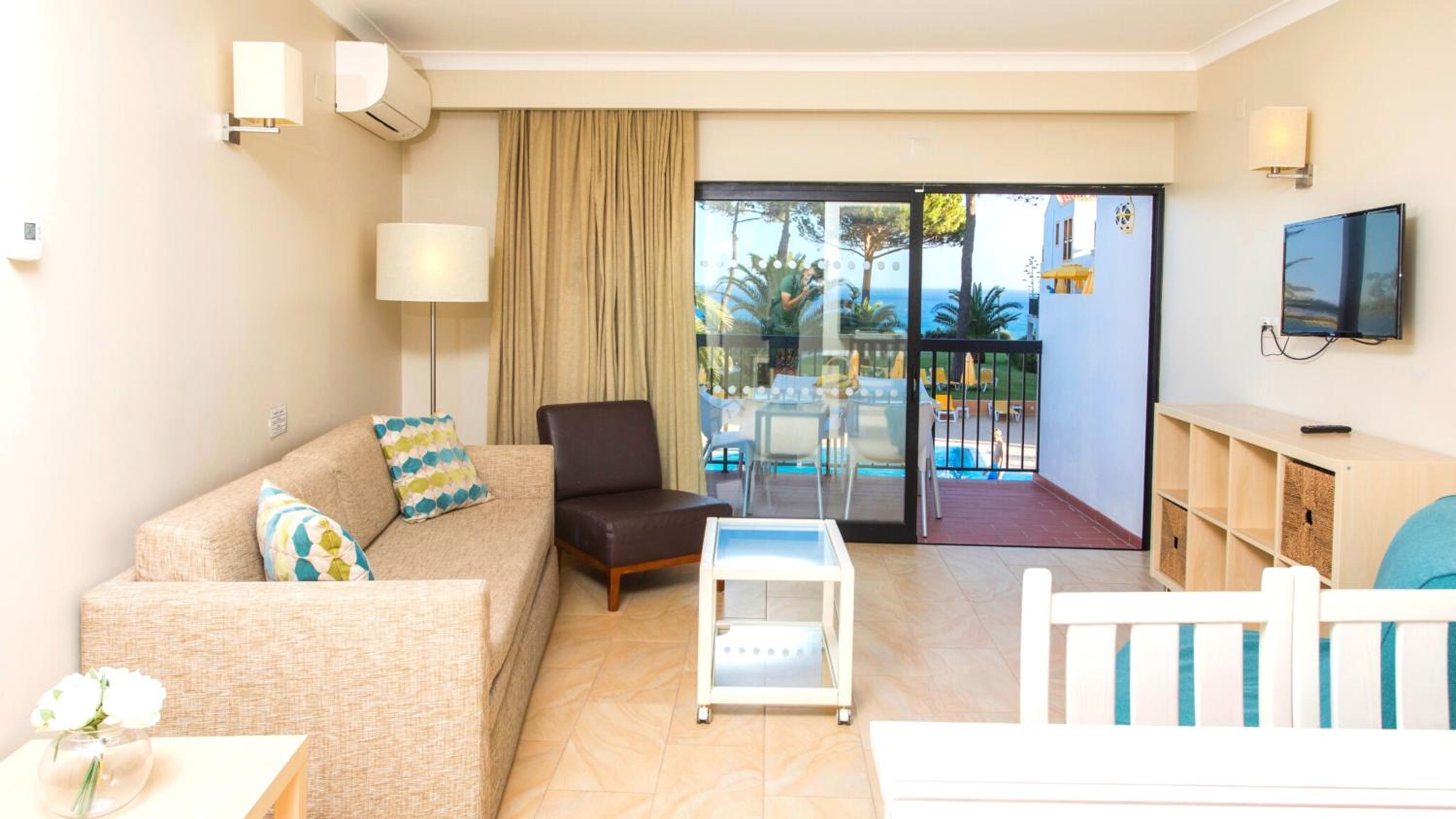 One-Bedroom Apartment with Sea View - Photo 1
