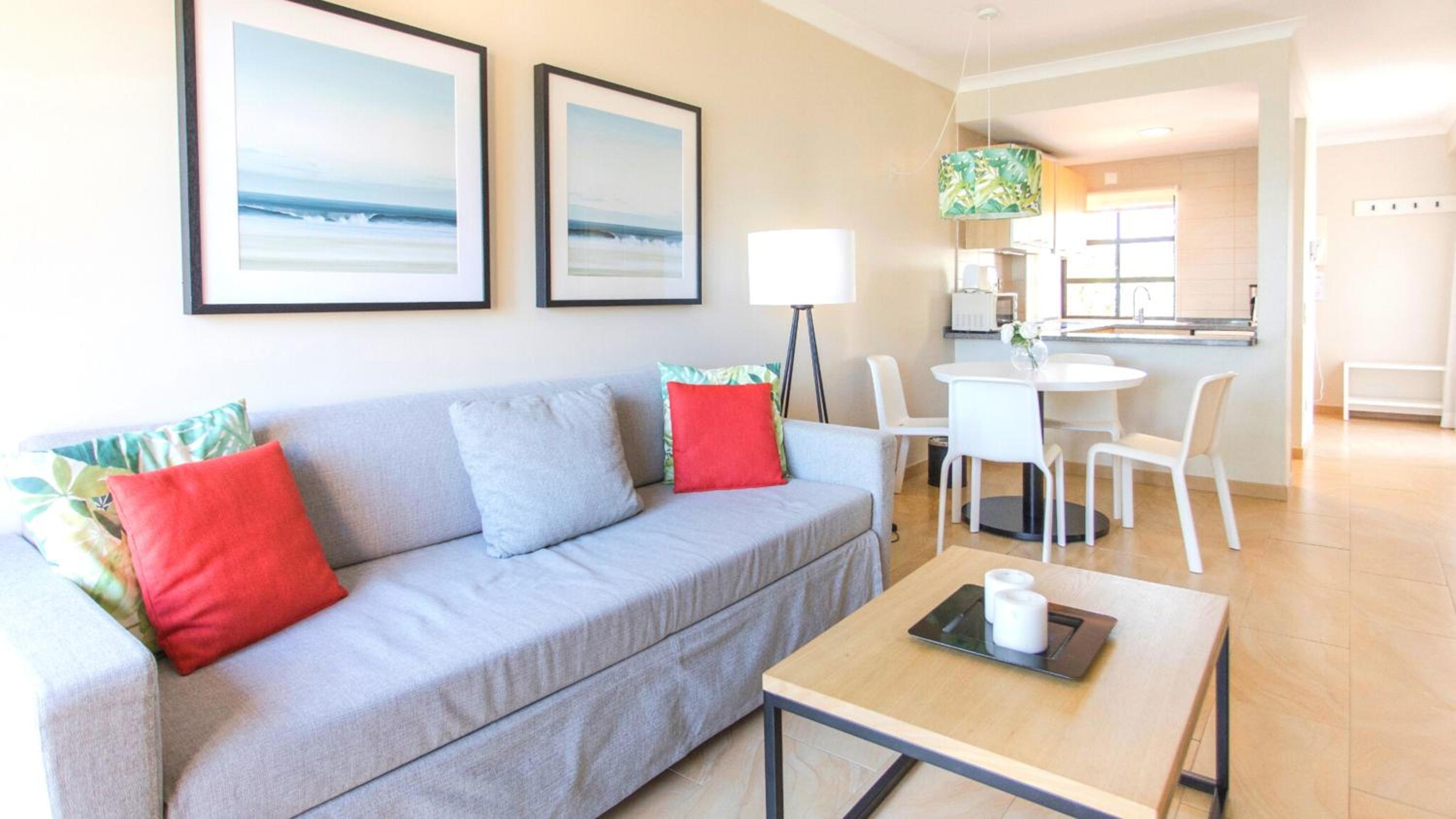 One-Bedroom Apartment with Sea View - Photo 5
