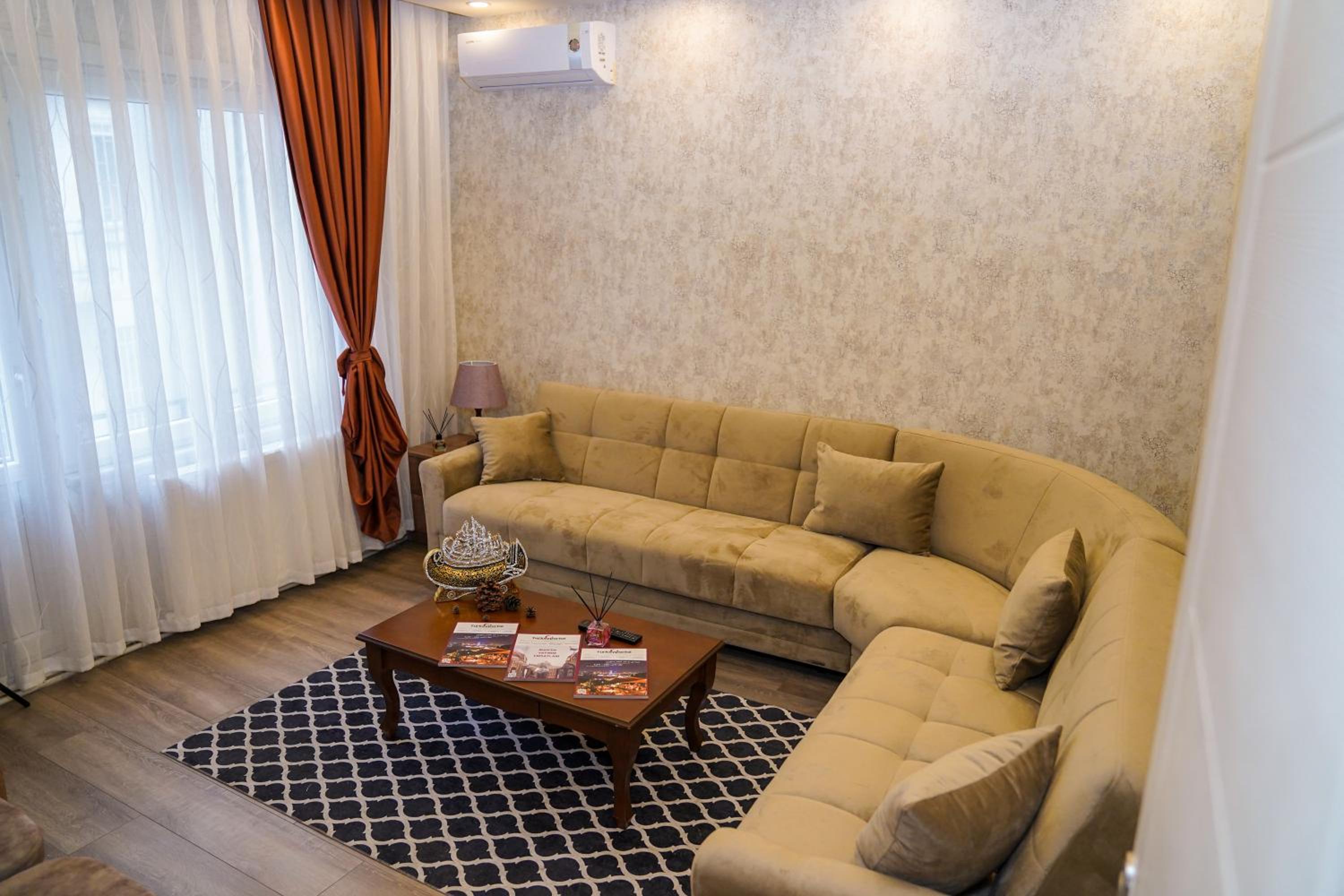 Deluxe Apartment photo 1