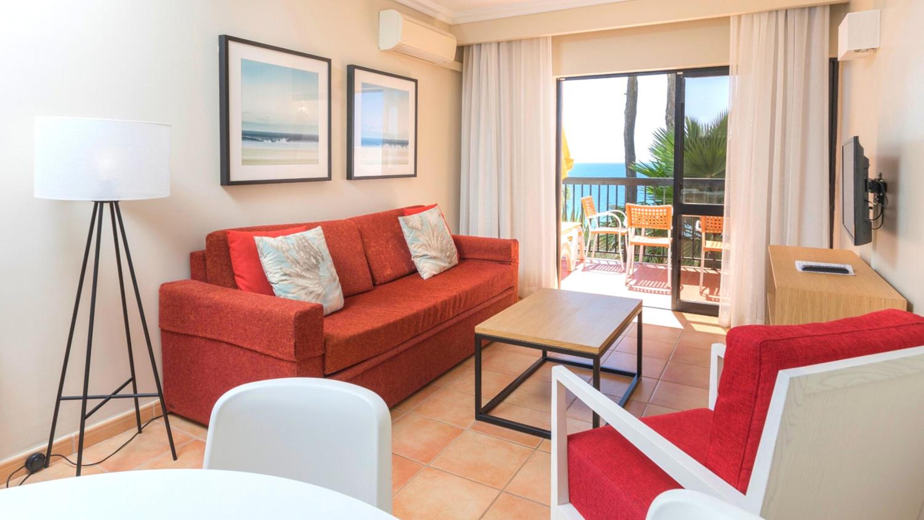 Two-Bedroom Apartment with Sea View - Photo 2