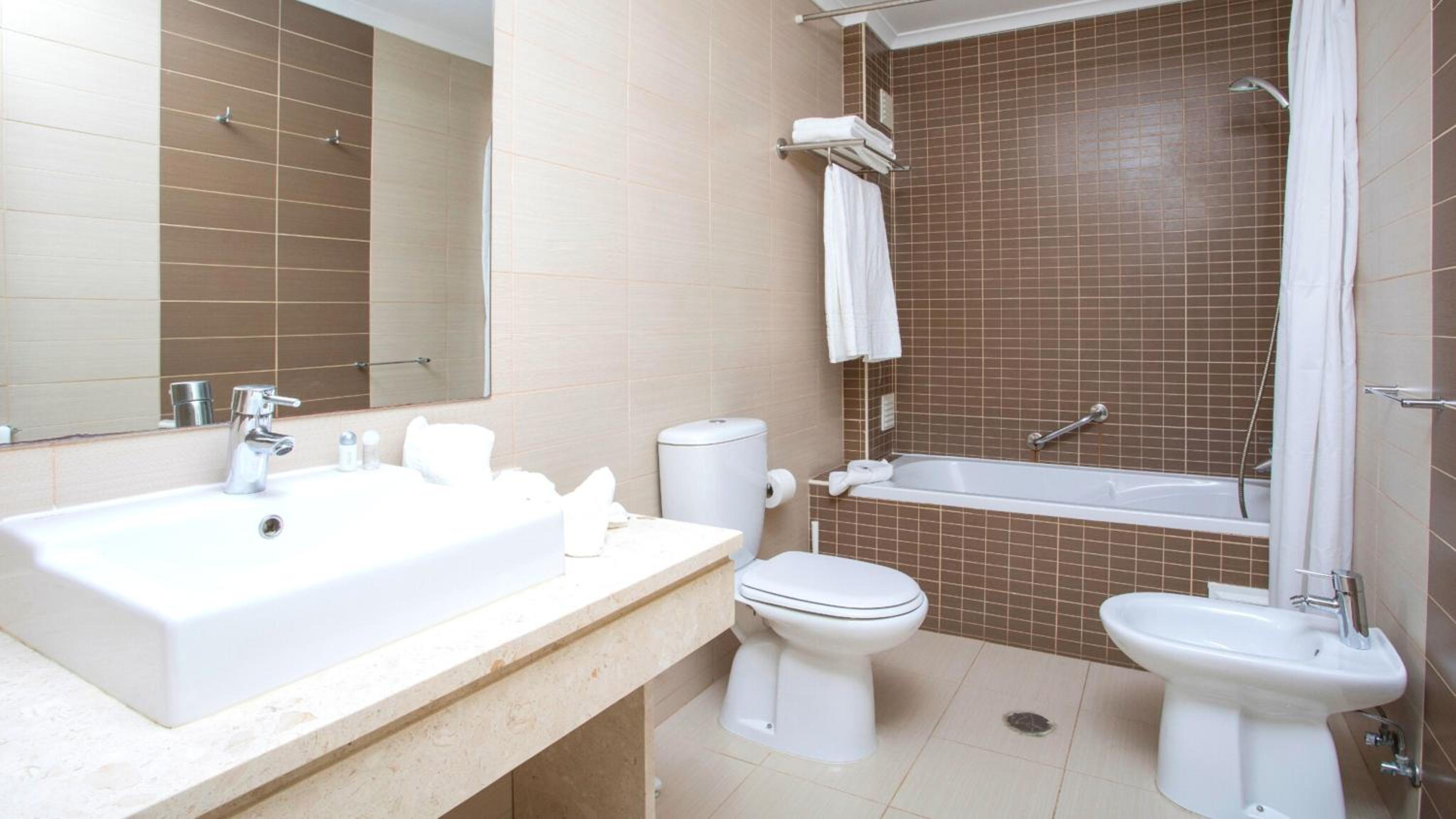 Two-Bedroom Apartment with Sea View - Photo 6