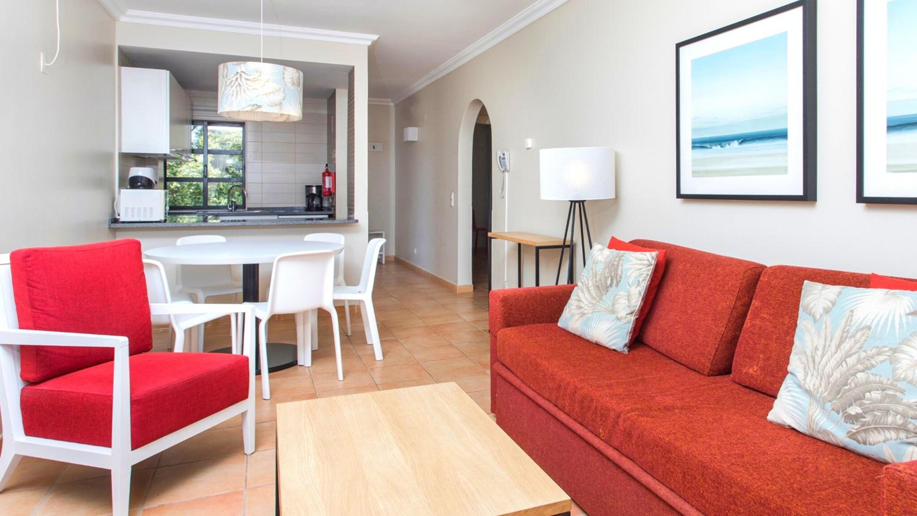 Two-Bedroom Apartment with Sea View - Photo 4