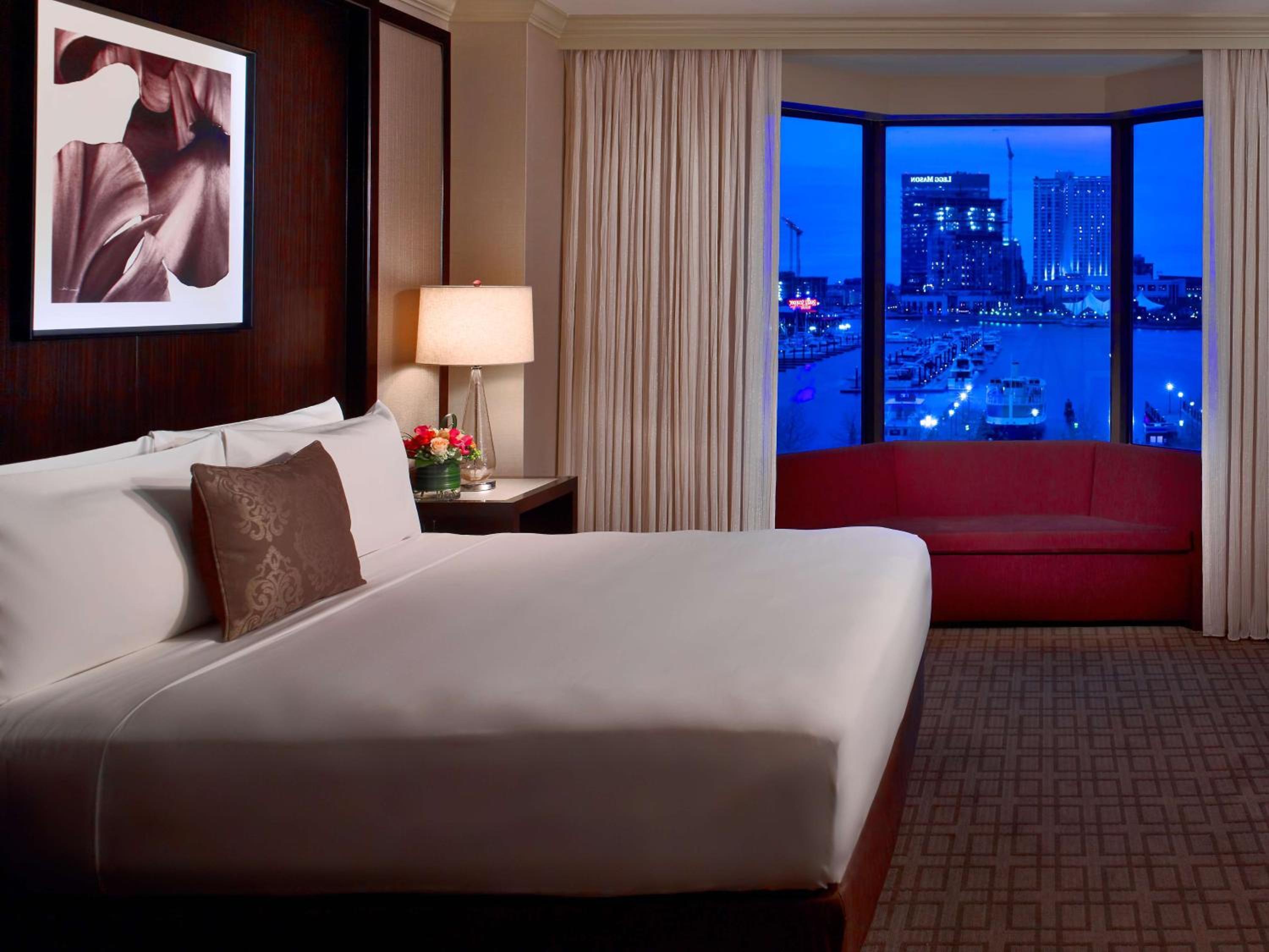 Mobility Accessible -King Room with Harbor View  - Photo 3