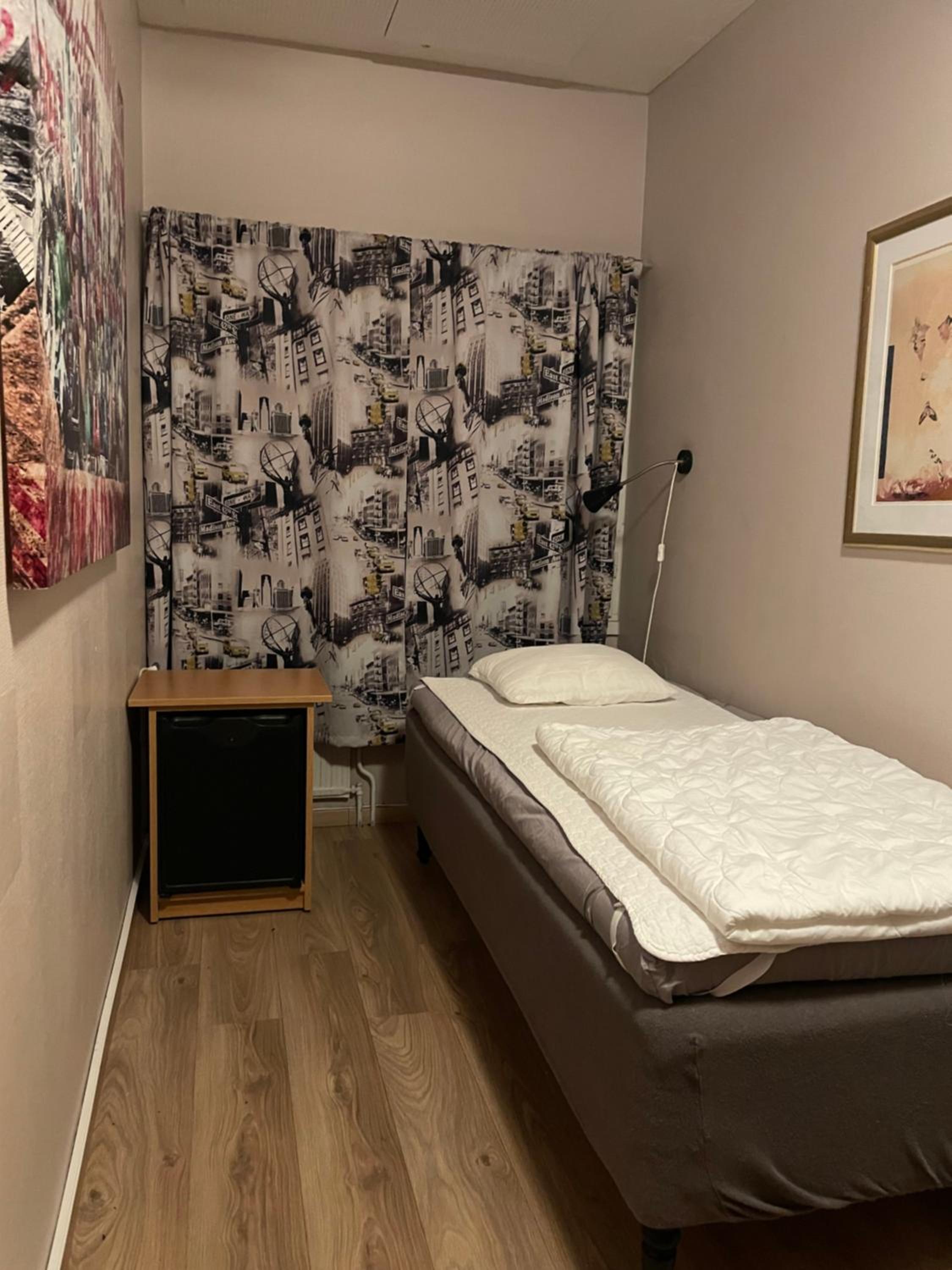 Single Room with Shared Bathroom