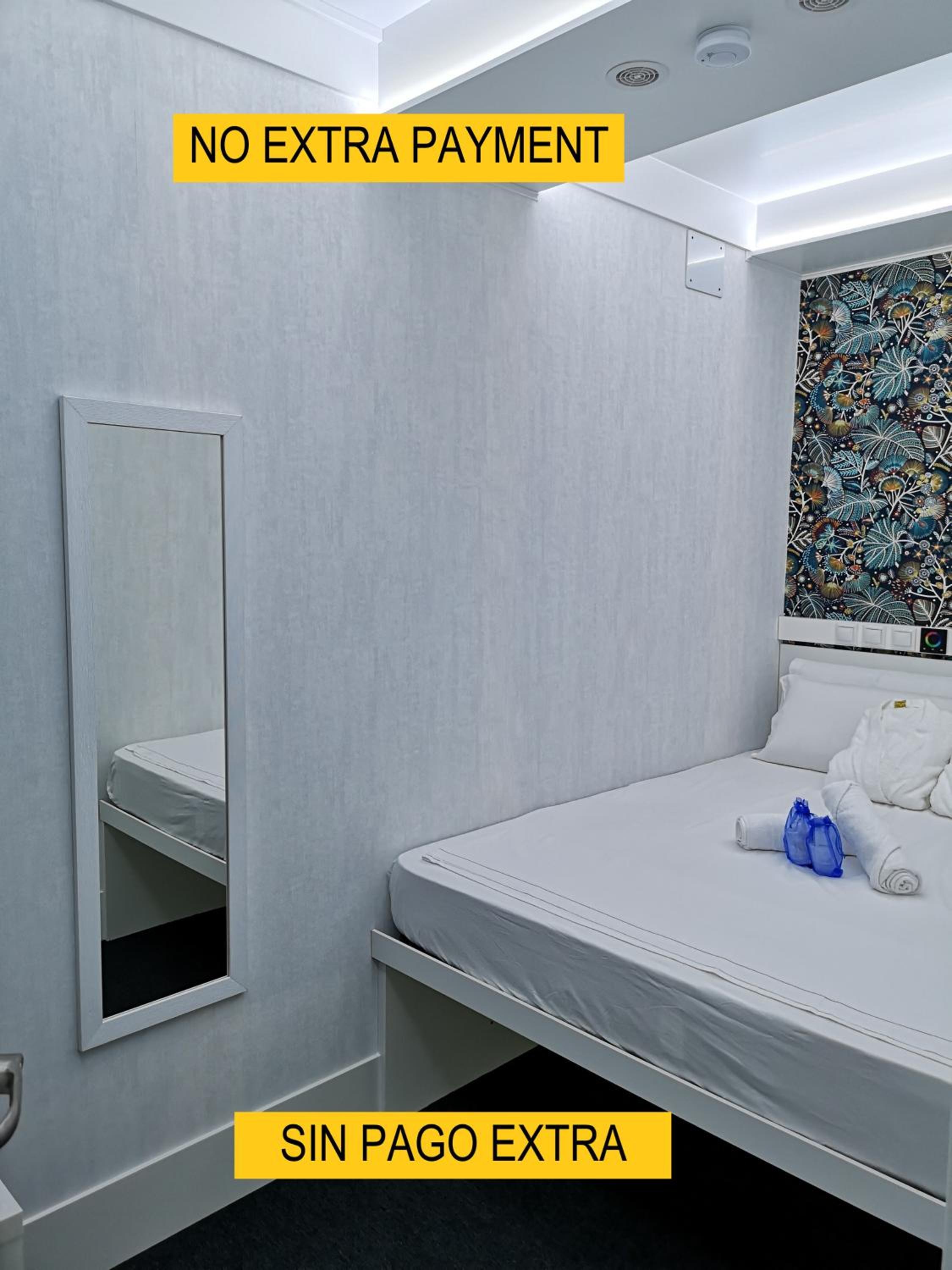 Standard Double Room with Shared Bathroom photo 2