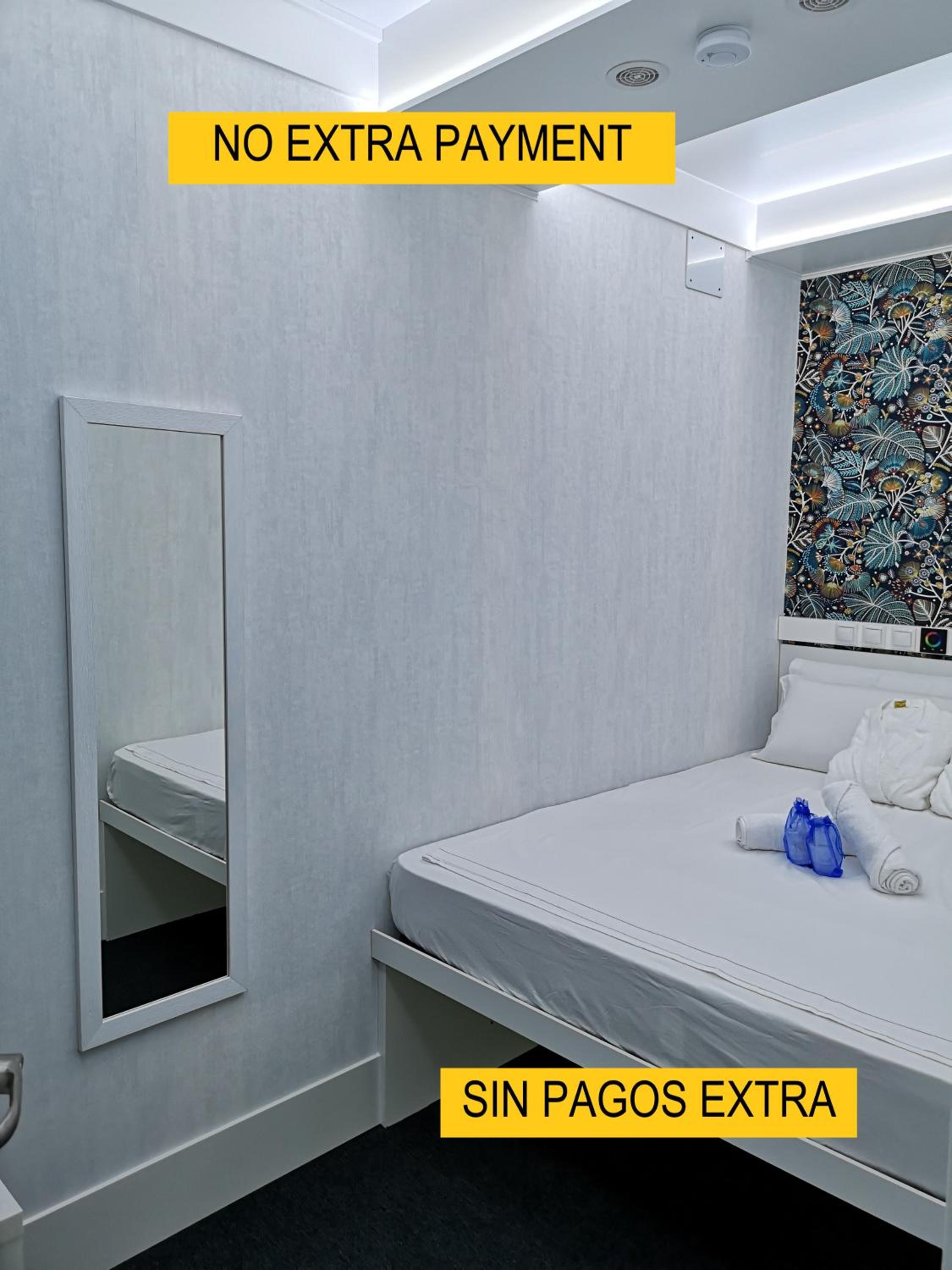 Standard Double Room with Shared Bathroom photo 3