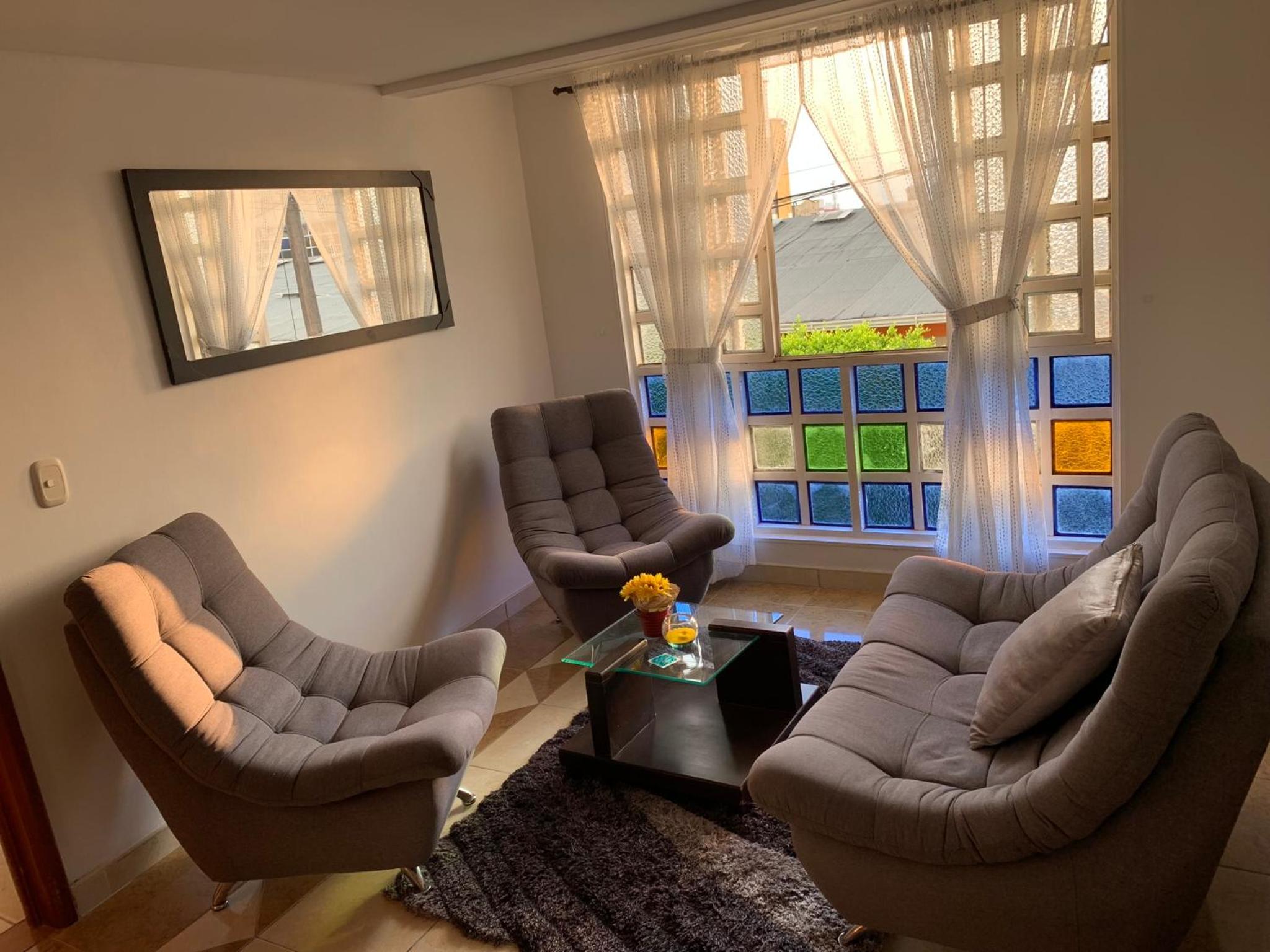 One-Bedroom Apartment photo 1