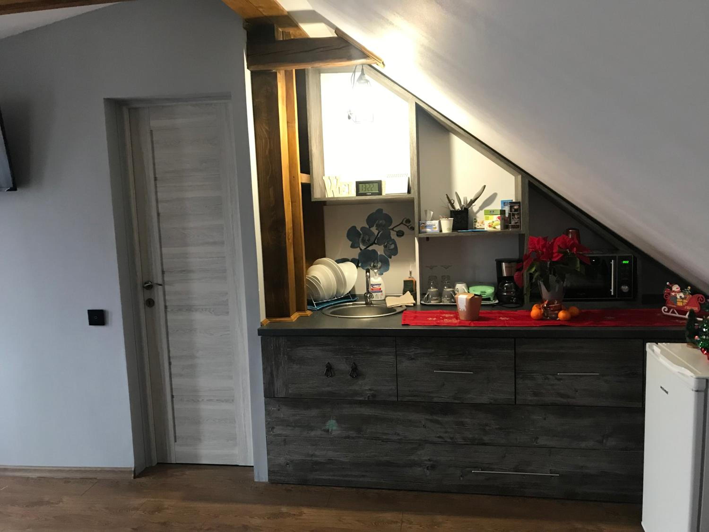 One-Bedroom Apartment - Photo 6