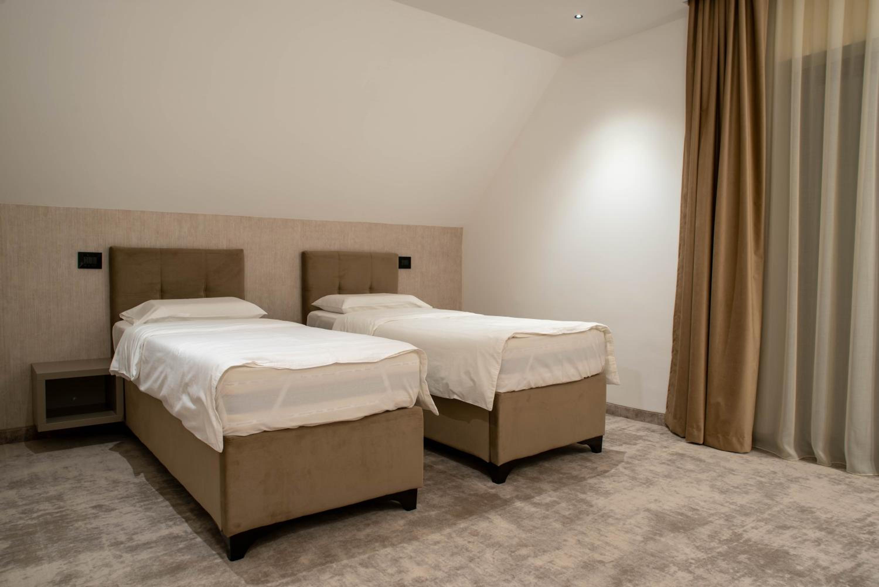 Superior Double or Twin Room - Photo 33