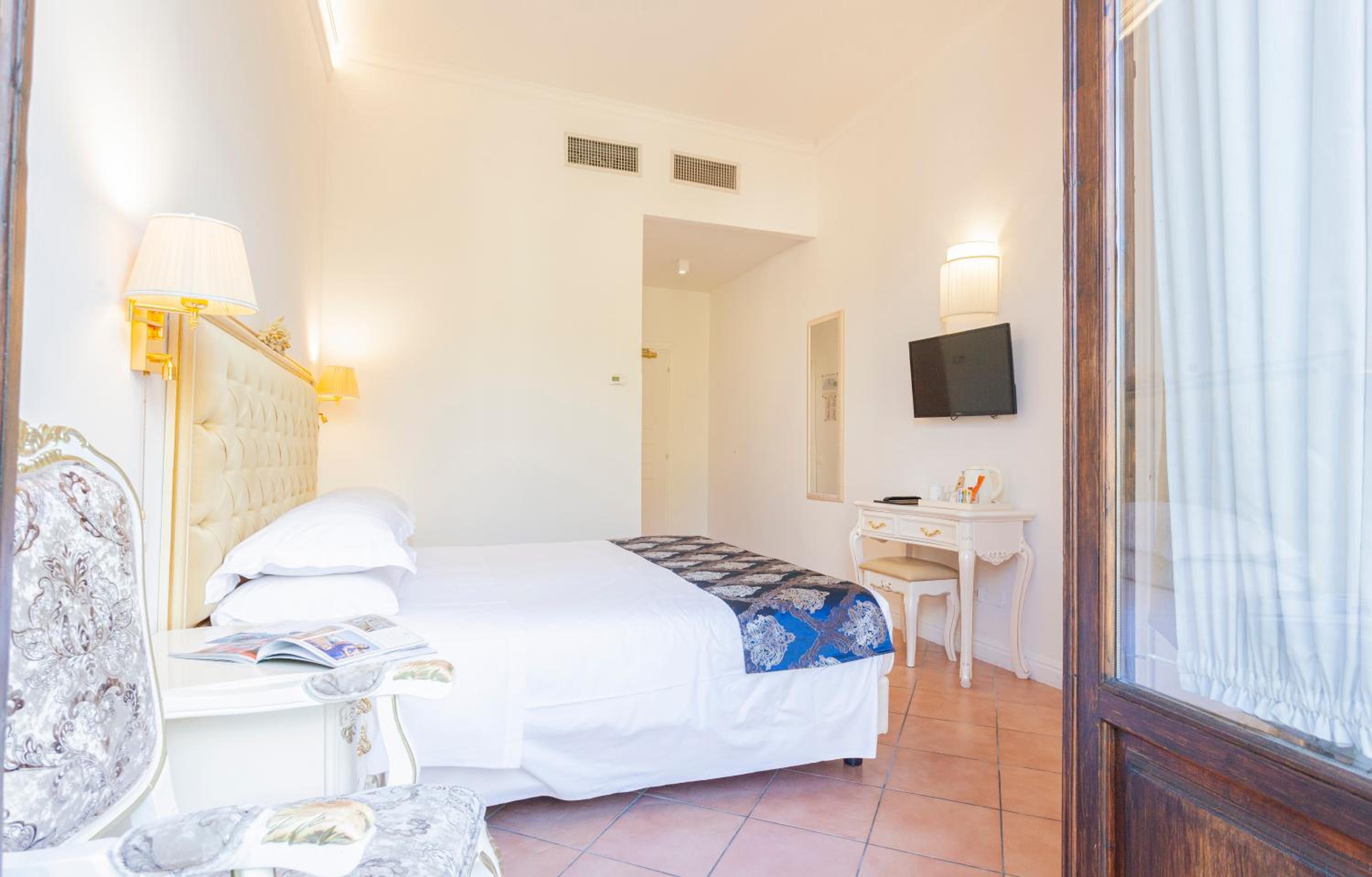 Superior Double Room with Garden View - Photo 2