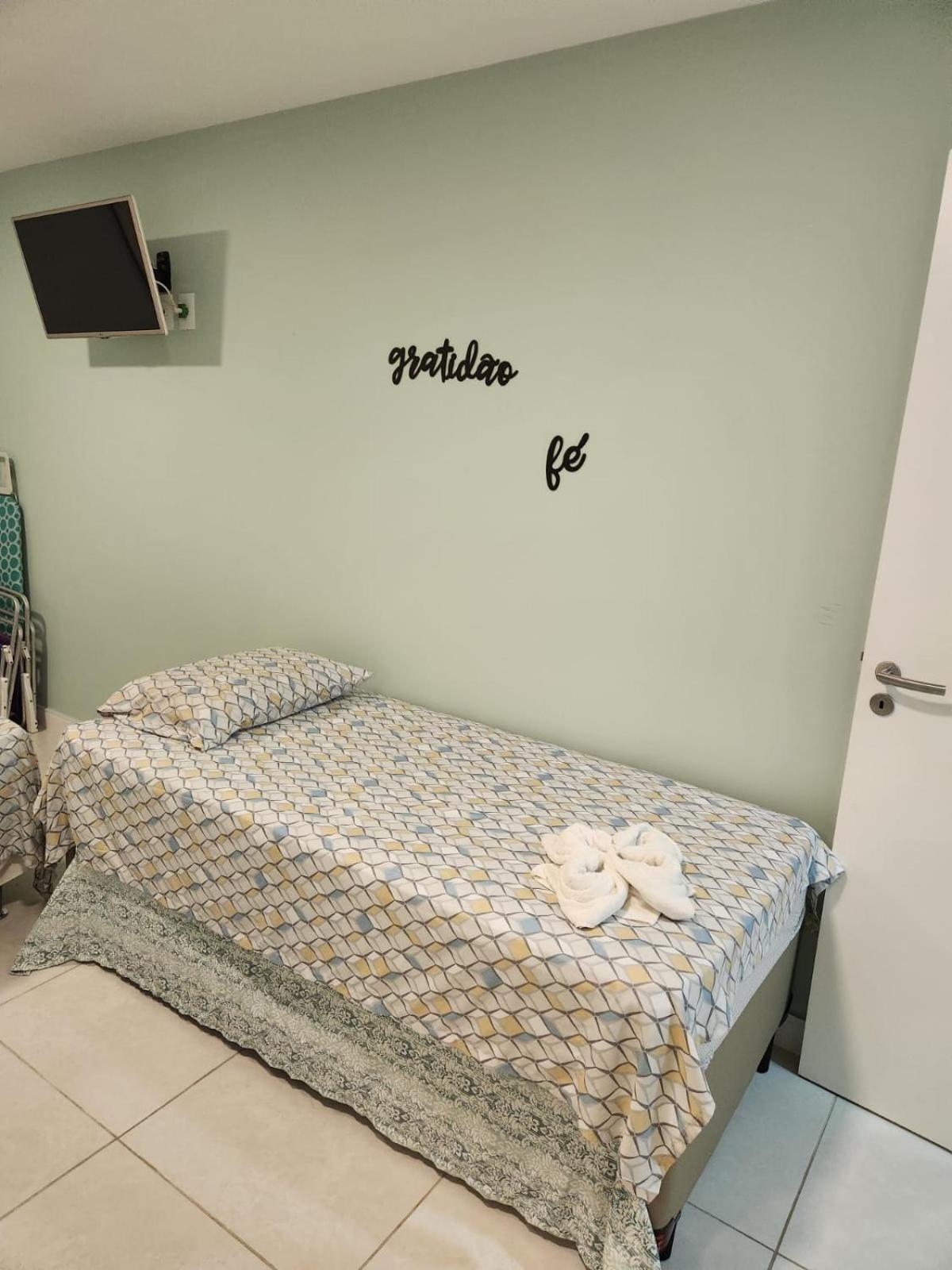 One-Bedroom Apartment - Photo 11