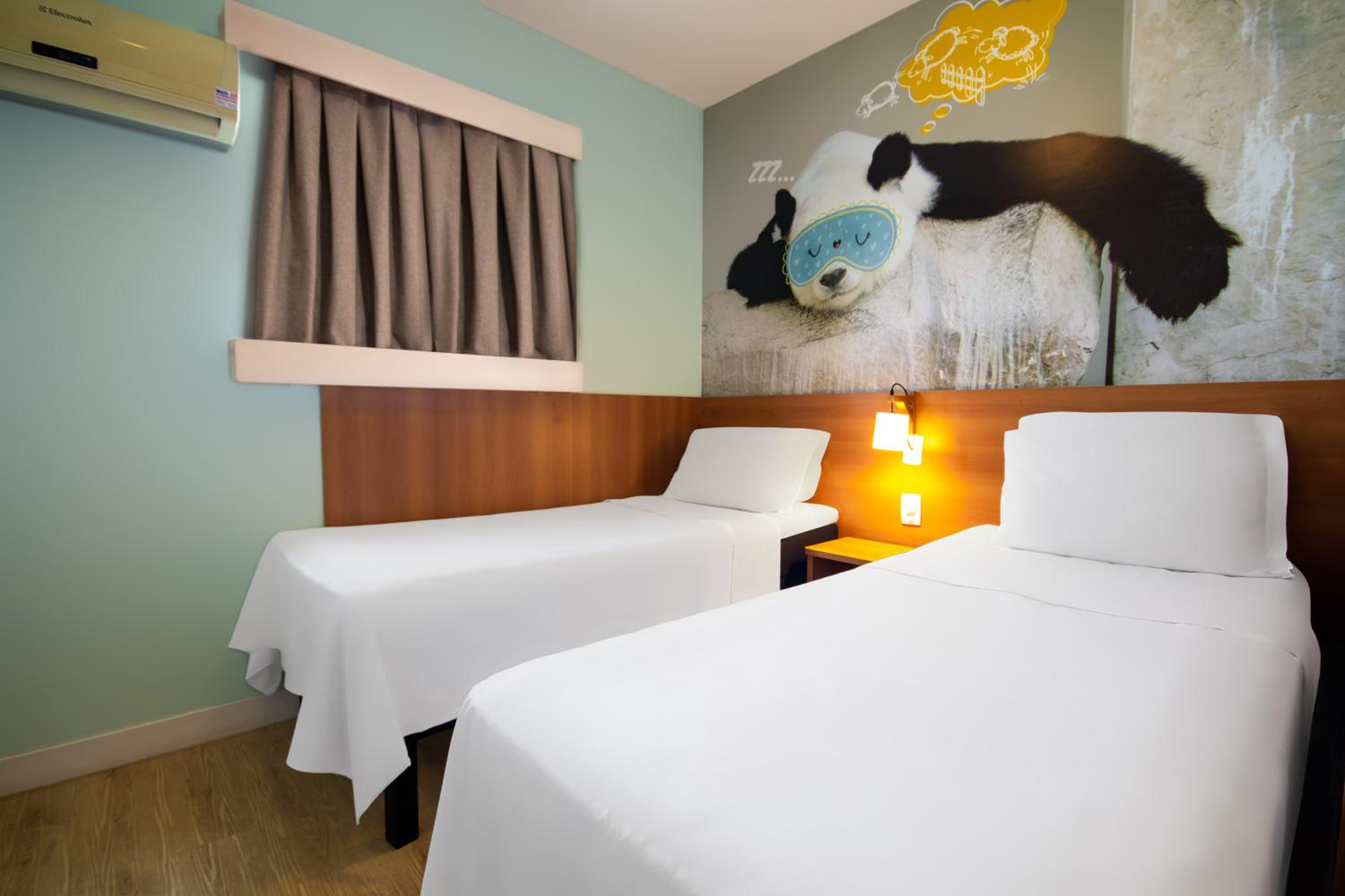 Standard Twin Room photo 2