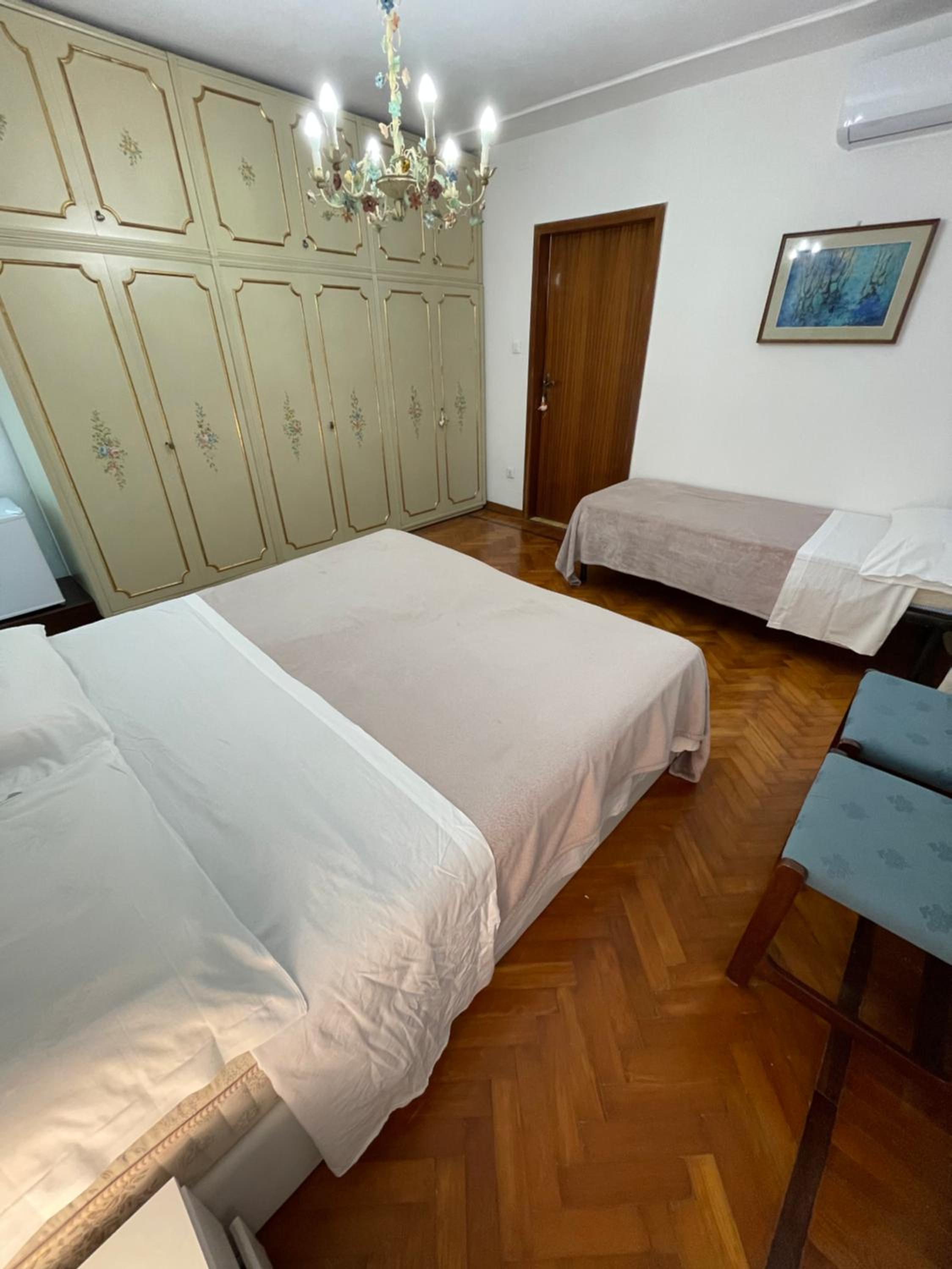 Large Double or Twin Room photo 3