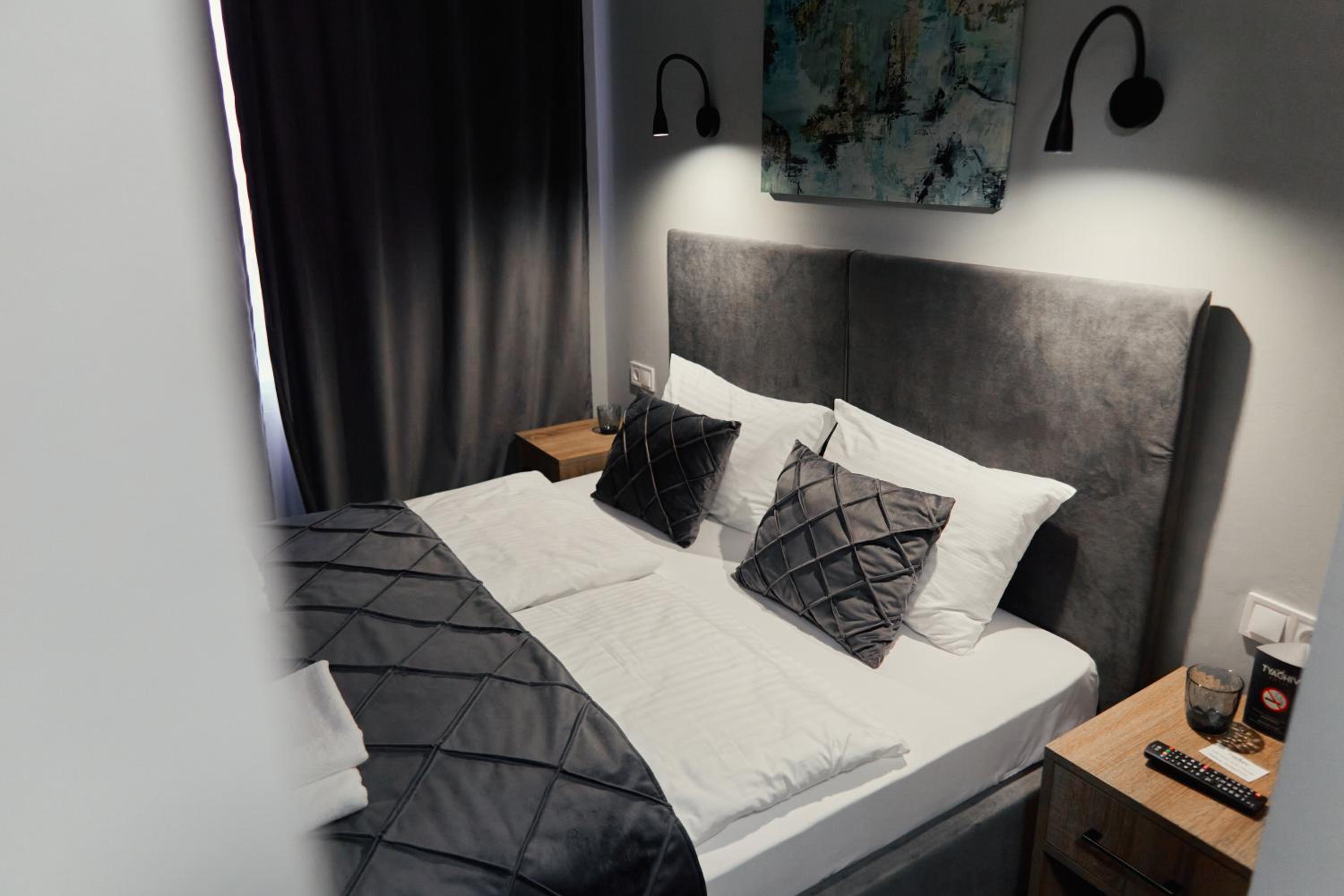 Deluxe King Room photo 3