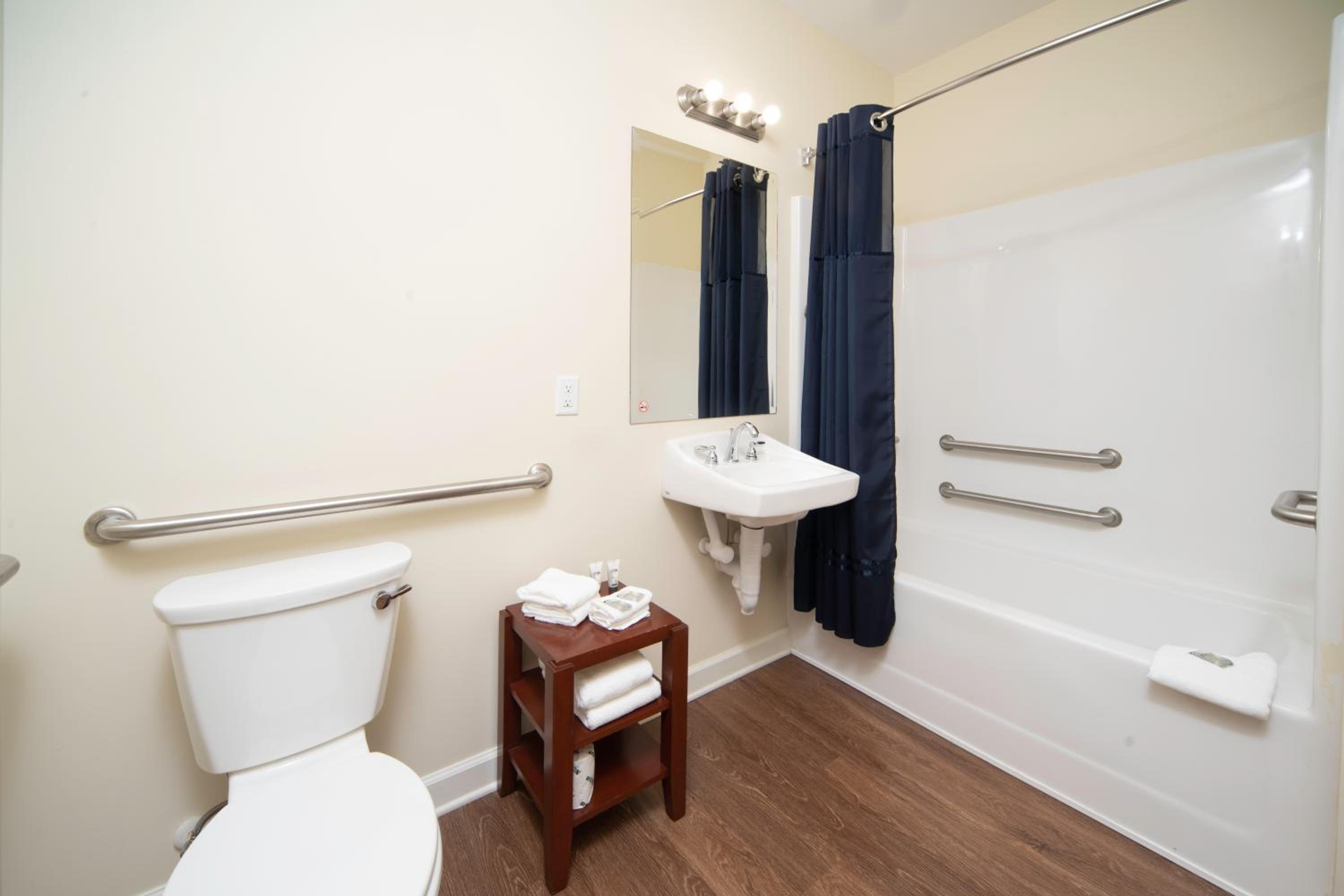 Double Room - Disability Access photo 2