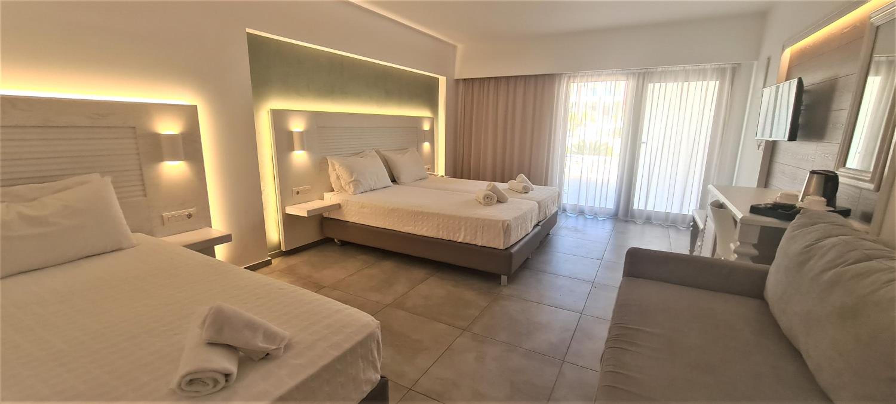 Deluxe Family with Garden View 1