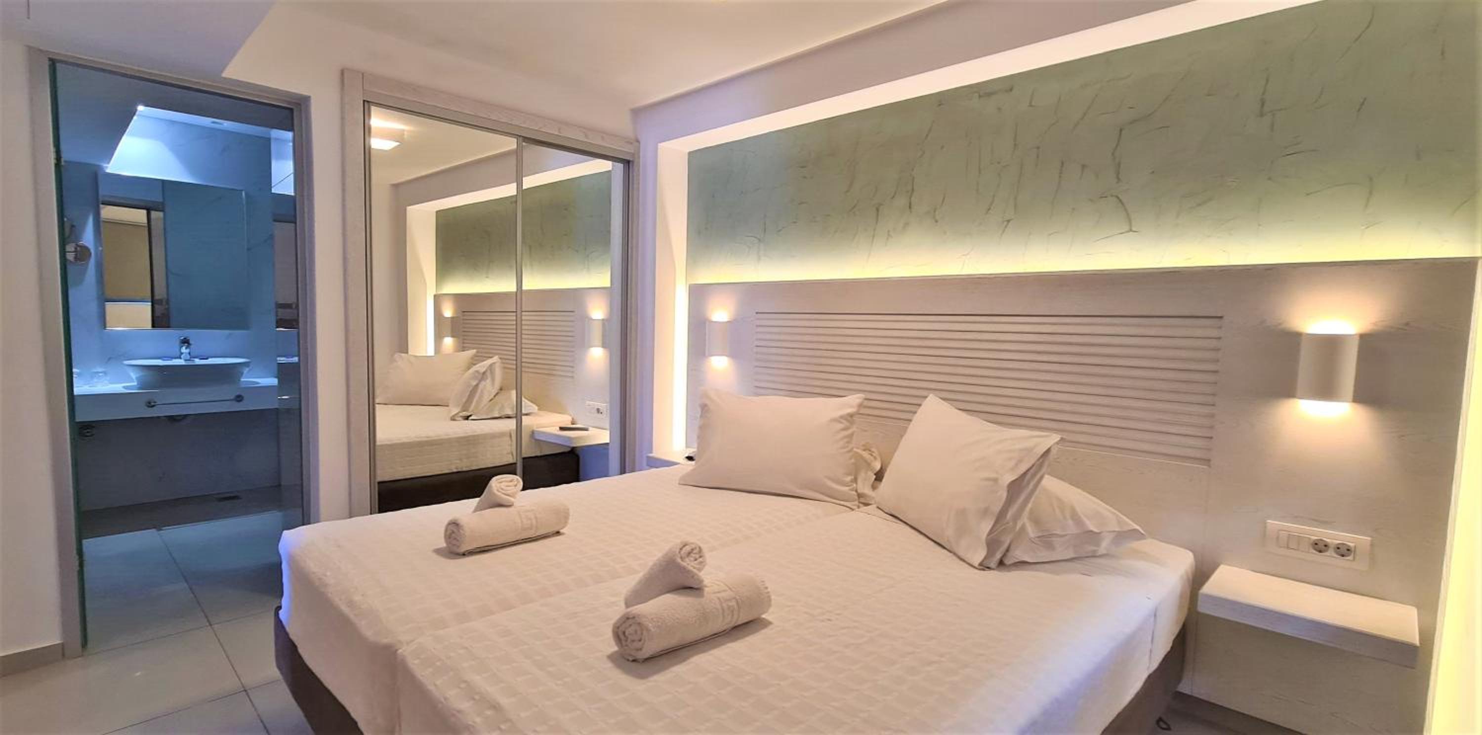 Deluxe Suite with Veranda