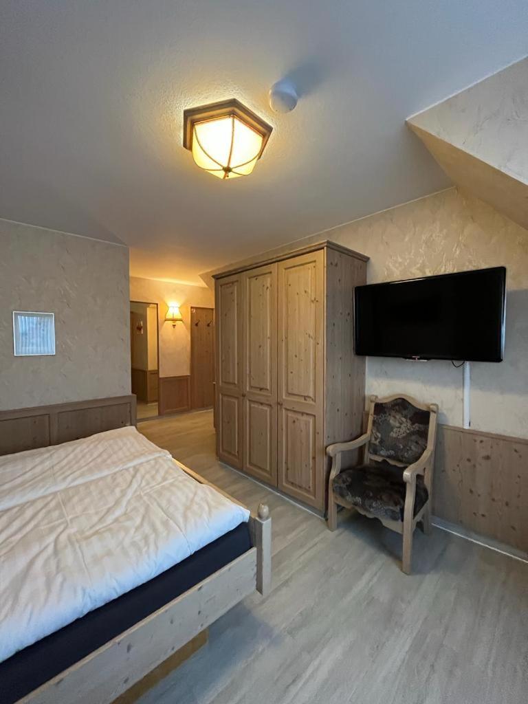 Large Double Room photo 1