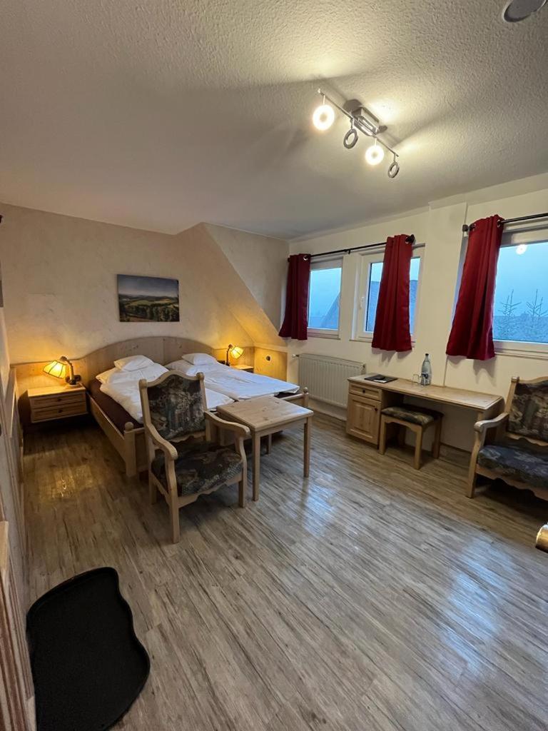 Large Double Room photo 2