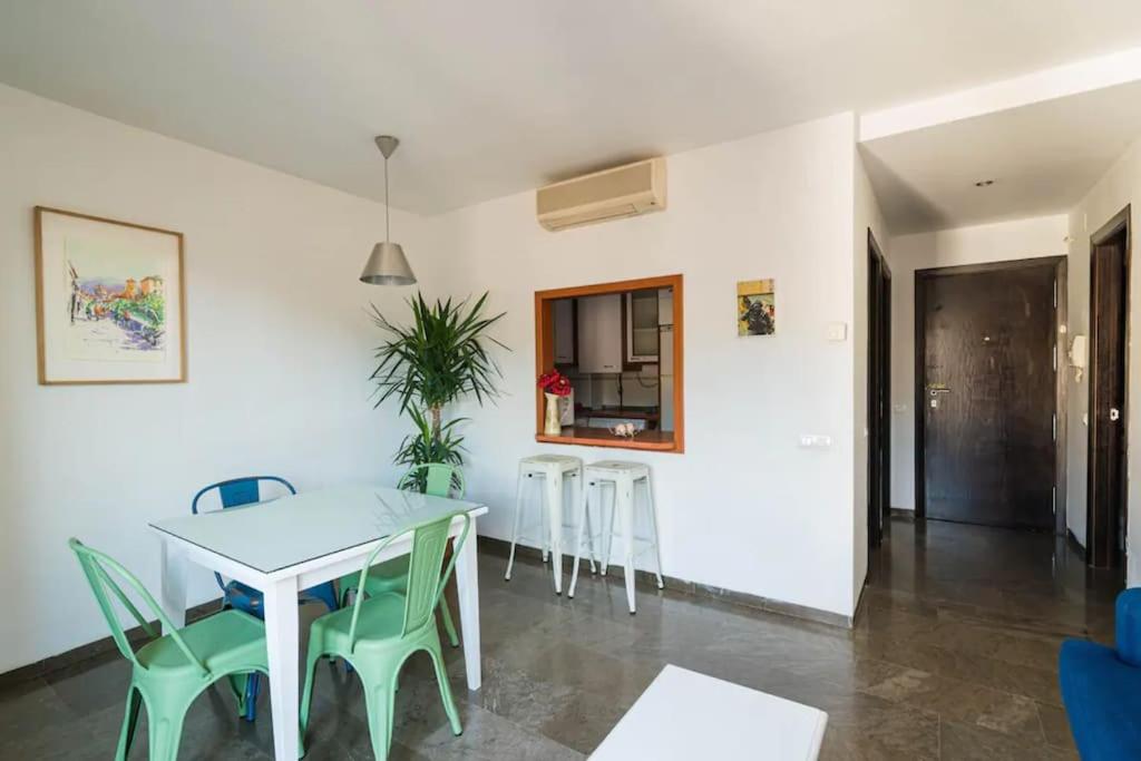 One-Bedroom Apartment - Photo 12