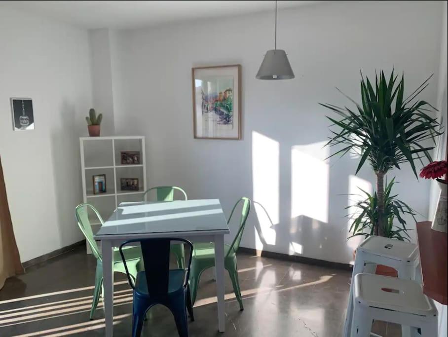 One-Bedroom Apartment - Photo 6